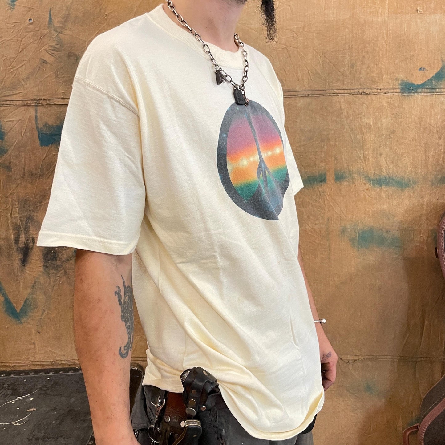 vtg 70s PEACE SIGN AIRBRUSH tshirt // vintage hippie festival paint bruah art shite basic tee fashion style hotrod beach sunset sun artist