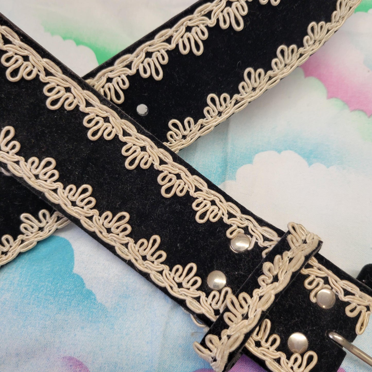 vtg 70s EMBROIDERED VELVET BELT // vintage black velvet lace trim womens accessories mod hippie bellbottoms bohemian boho soft goth rocker