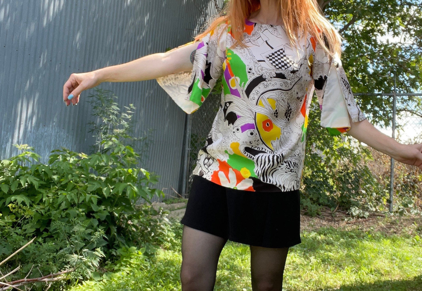 vtg 70s PSYCHEDELIC PATTERN TOP // vintage animal print flare sleeve flowy blouse wild art print hippy psych quarter sleeve slinky shirt
