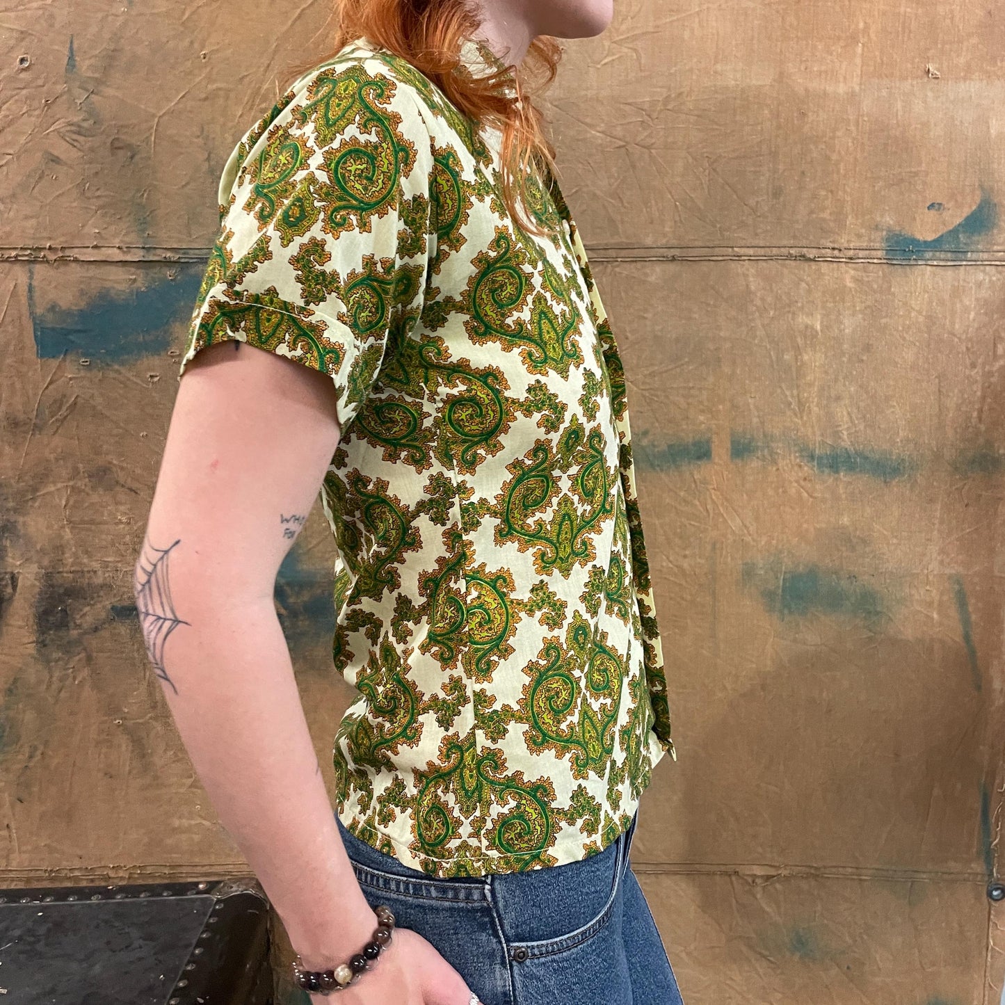 vtg 60s GREEN PAISLEY TOP // vintage button down youth petite teens oxford blouse contrast collared cotton crop top preppy rockabilly kids