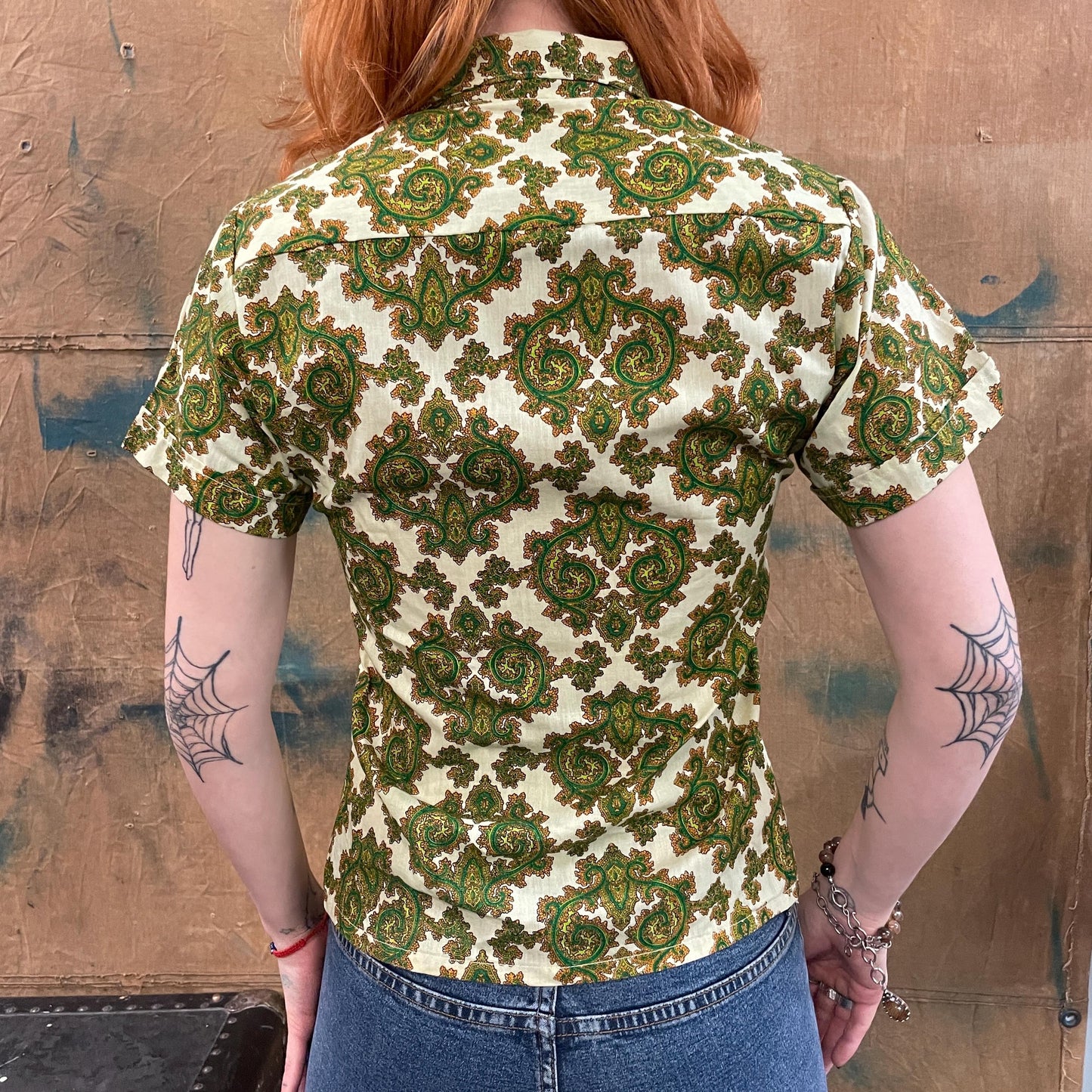 vtg 60s GREEN PAISLEY TOP // vintage button down youth petite teens oxford blouse contrast collared cotton crop top preppy rockabilly kids