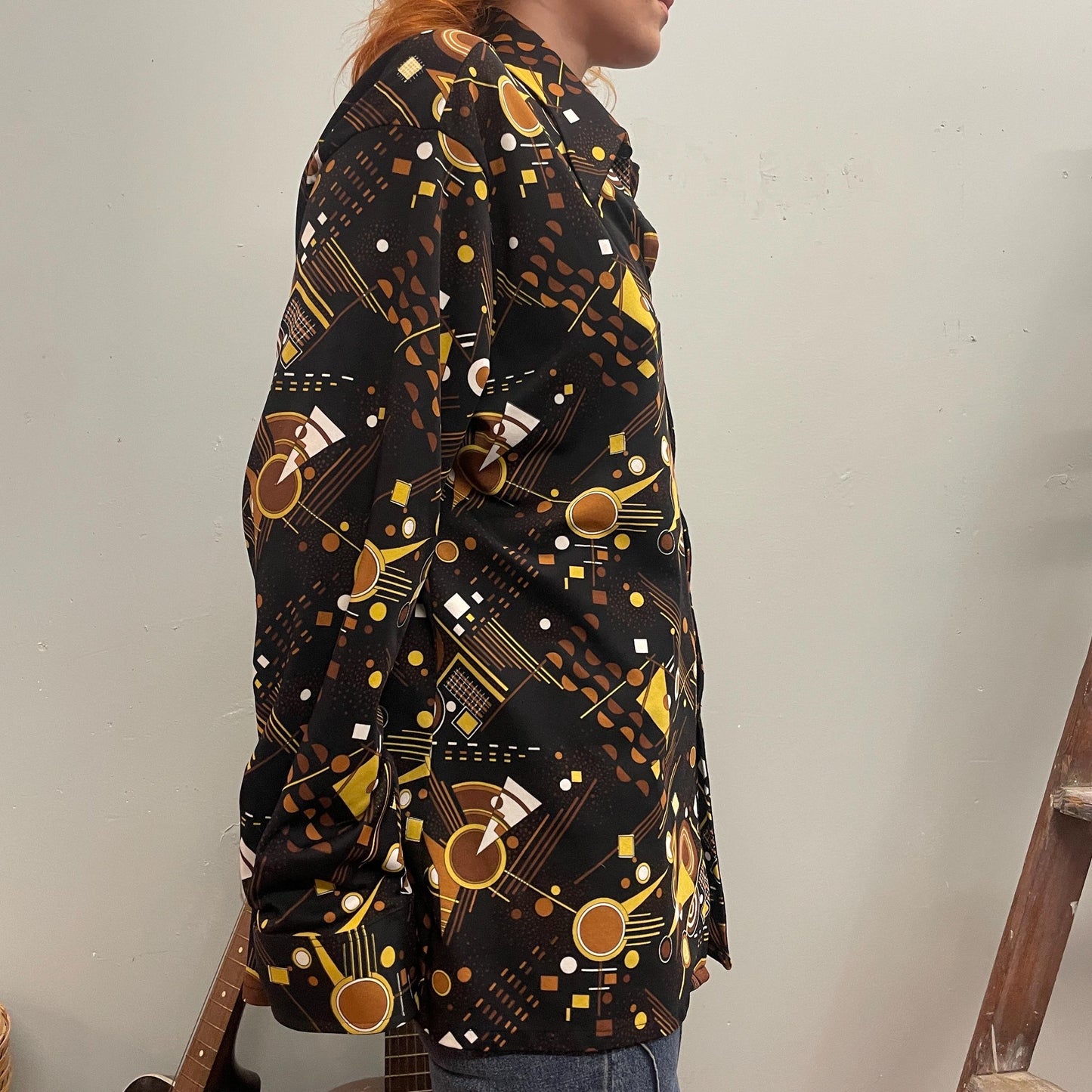 vtg 70s ATOMIC PATTERN TOP // vintage retro design all over print psychedelic op art pointy collar two tone contrast space age hippie mod