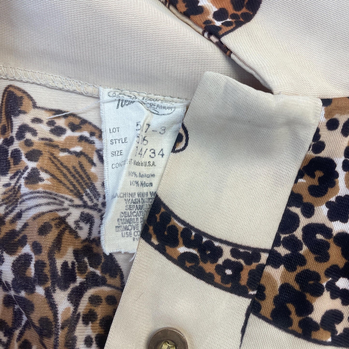 vtg 70s SILKY LEOPARD PRINT top // vintage cheetah big cat animal print all over patterned pointy collared disco retro hippie polyester glam