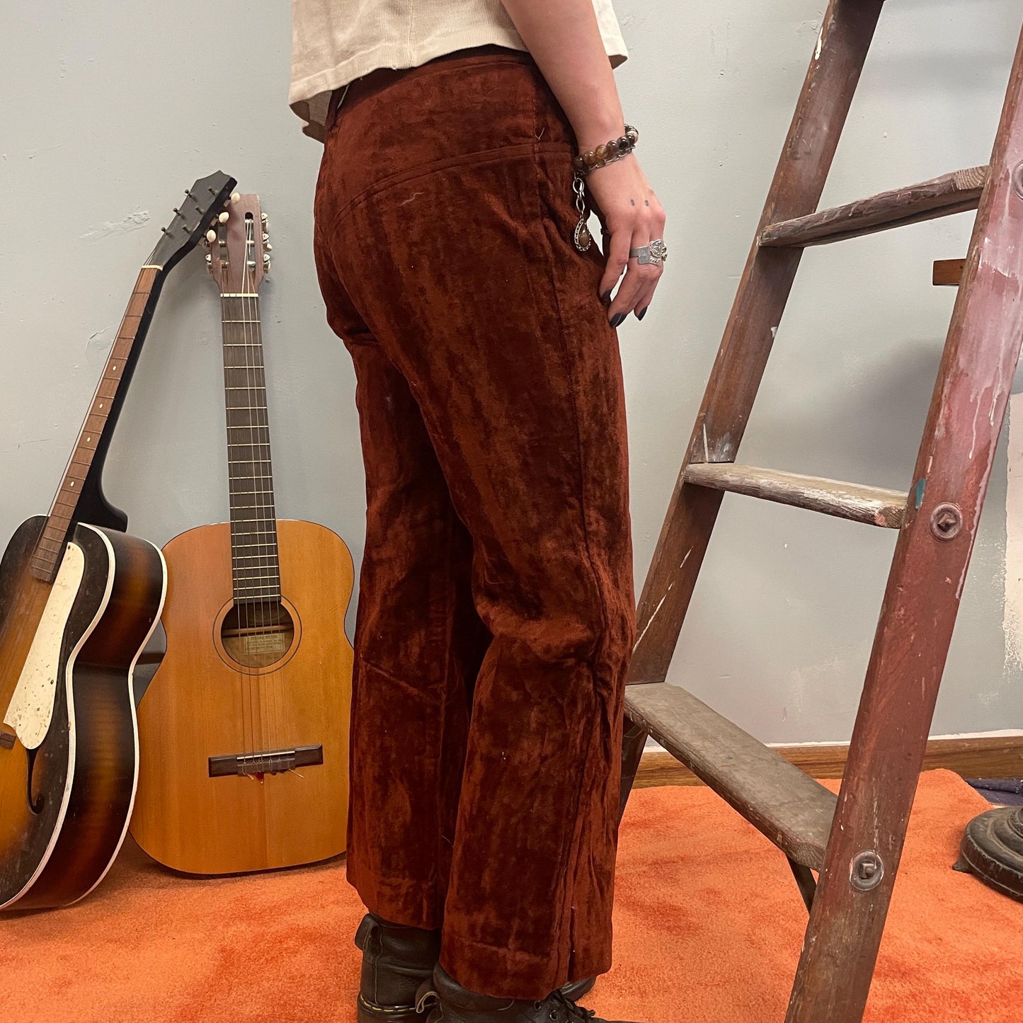vtg 70s CRUSHED VELVET PANTS // vintage golden brown kick flare capri hippie boho autumn fashion earth tones bare back mid rise velour retro