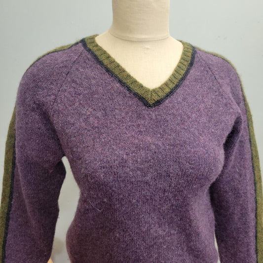 vtg 80s SHAGGY PURPLE SWEATER // vintage two tone green trimmed v neck striped sleeve cropped fuzzy wool fitted femme autumn fall knit top