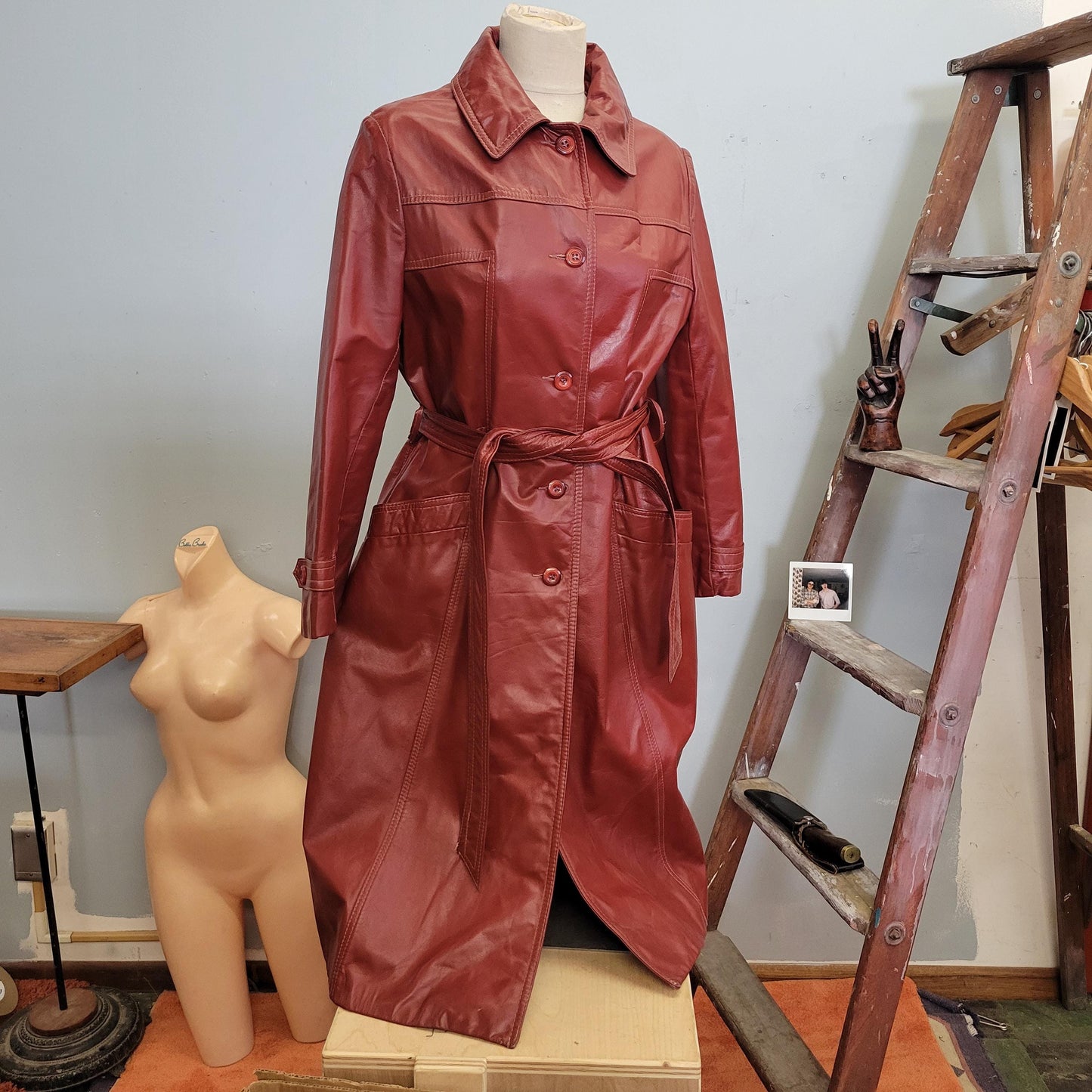 vtg 70s LONG LEATHER JACKET // vintage mod burgundy soft belted trench coat boho autumn style women’s small sleek chic structured minimalist