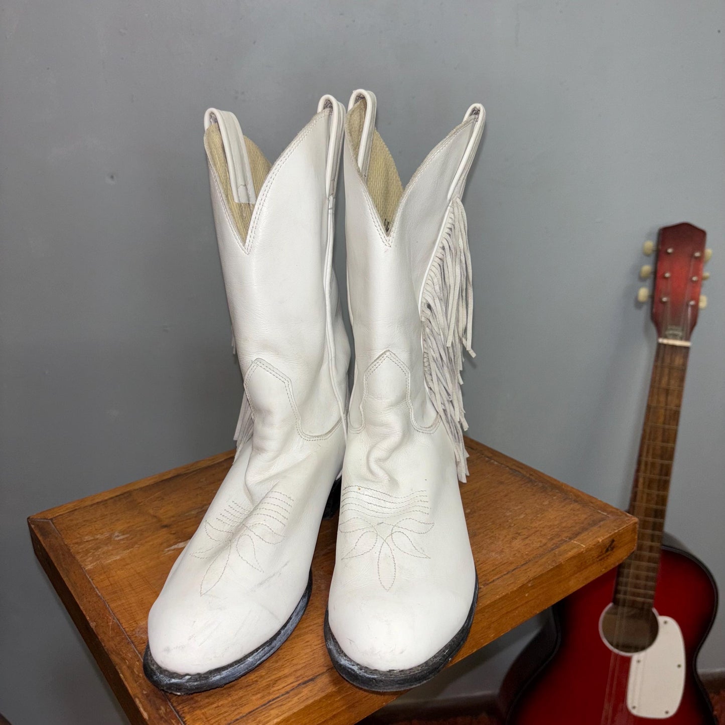 vtg 70s WHITE LEATHER FRINGE Boots // vintage country western Madonna rocker cowgirl retro 80s ankle boots