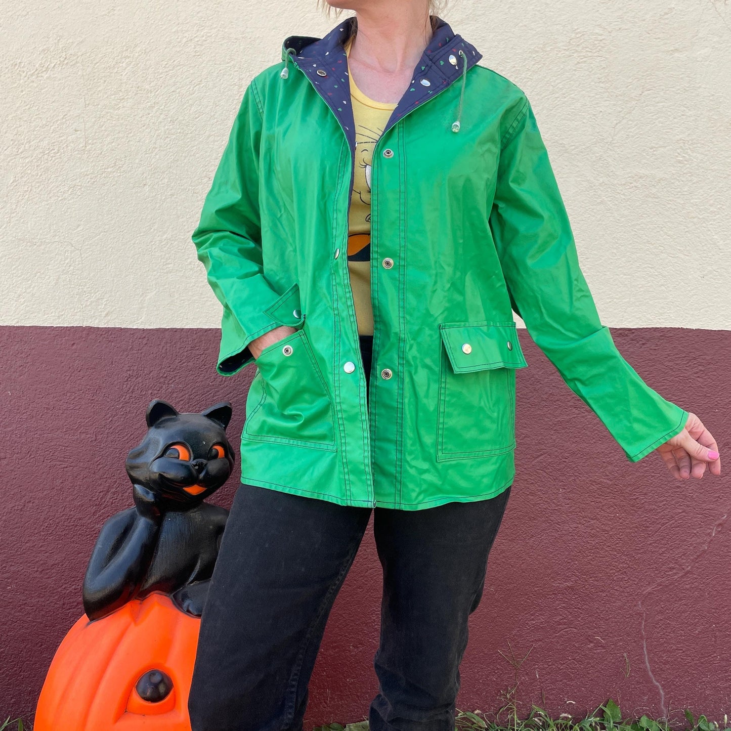 vtg 80s HEART PATTERNED JACKET // vintage hooded autumn fall parka stranger things pvc wet shiny waterproof windbreaker cutesy vinyl parka