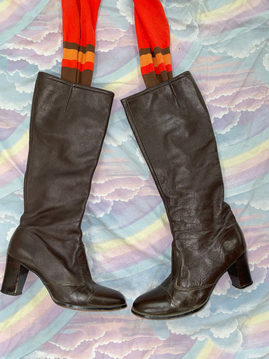 Vtg 70s BROWN GO GO Boots // vintage zip up sleek chocolate brown boho chic knee high nancy sinatra boots calf high mini skirt hot pants