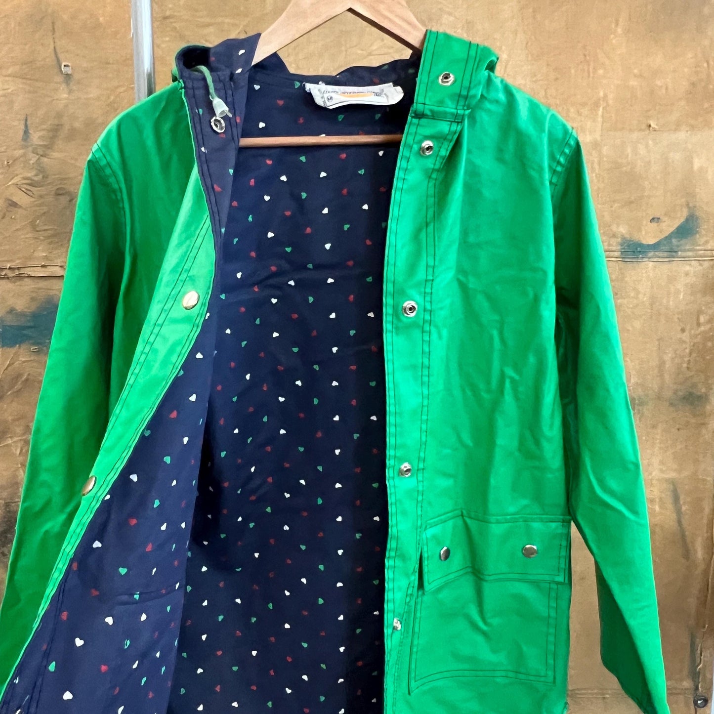 vtg 80s HEART PATTERNED JACKET // vintage hooded autumn fall parka stranger things pvc wet shiny waterproof windbreaker cutesy vinyl parka