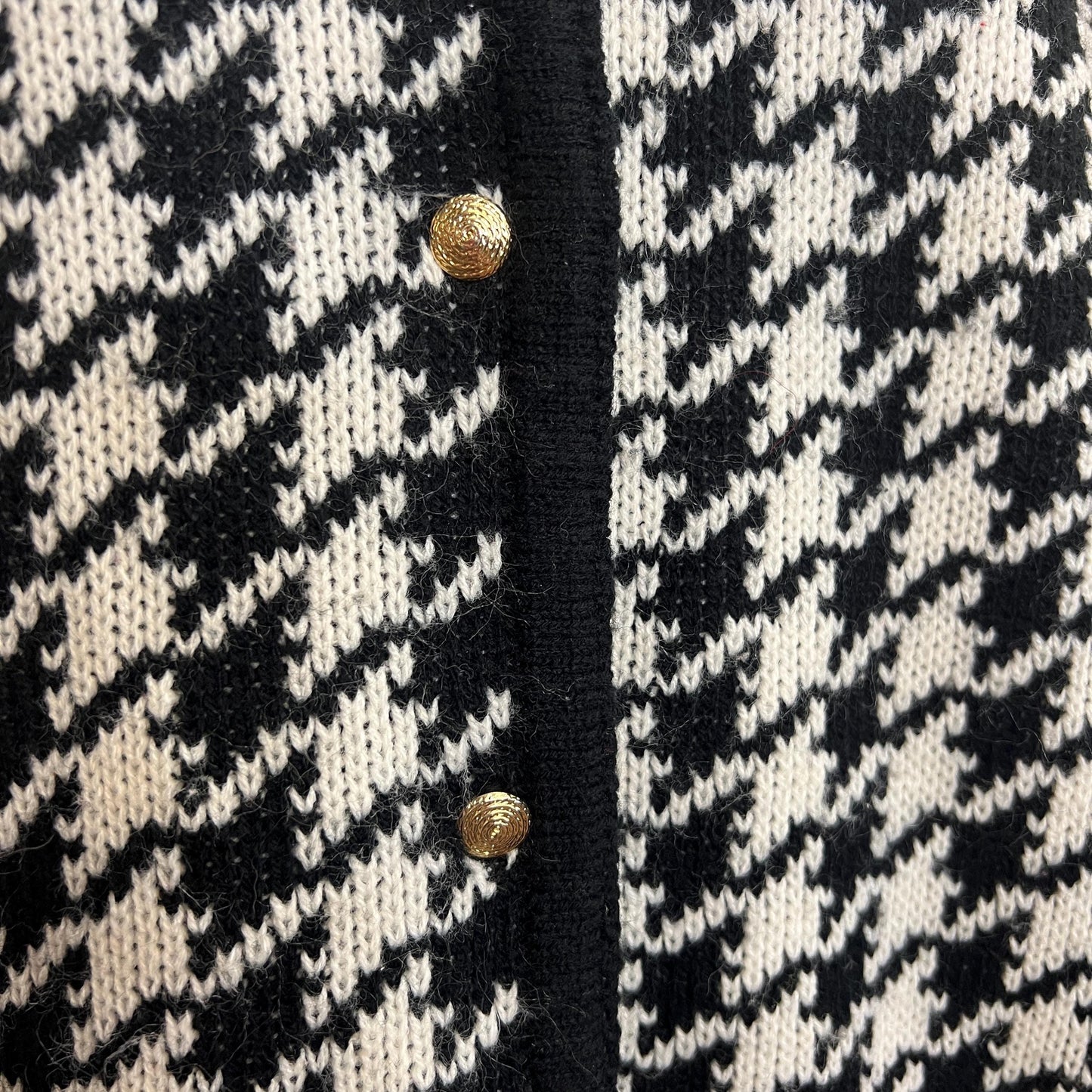 vtg 80s HOUNDSTOOTH SWEATER CARDIGAN // vintage crystal kobe large checkered button up black & white mod preppy grunge style autumn vibes