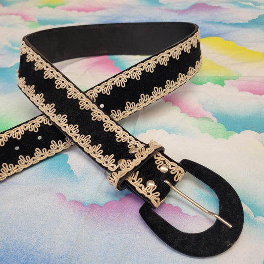 vtg 70s EMBROIDERED VELVET BELT // vintage black velvet lace trim womens accessories mod hippie bellbottoms bohemian boho soft goth rocker
