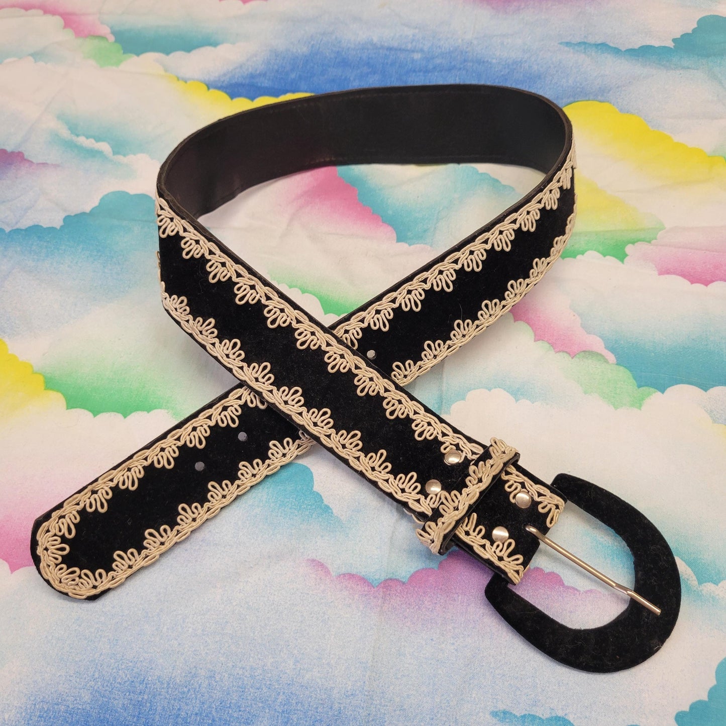 vtg 70s EMBROIDERED VELVET BELT // vintage black velvet lace trim womens accessories mod hippie bellbottoms bohemian boho soft goth rocker