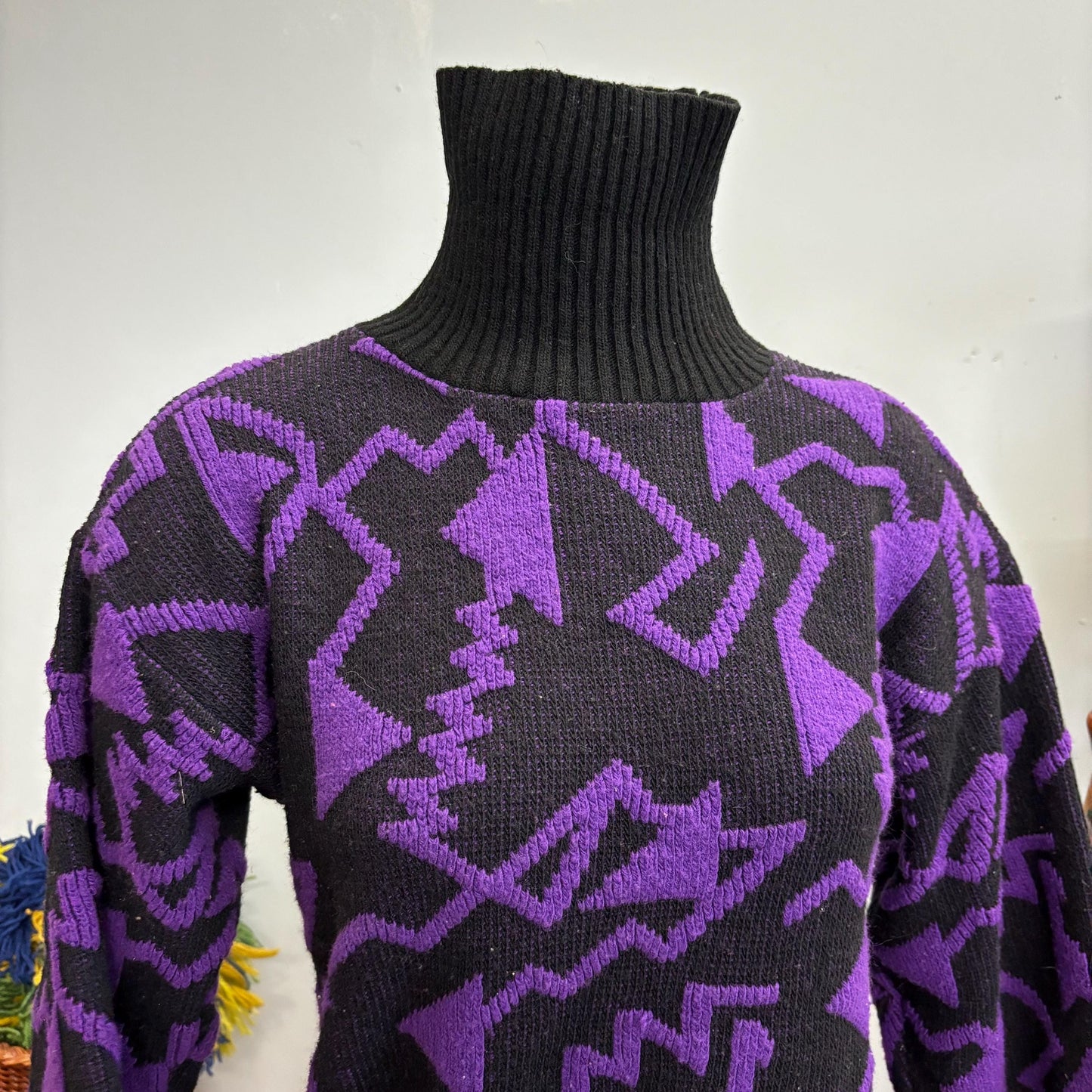 vtg 80s PURPLE ABSTRACT SWEATER // vintage large womens op art abstract purple turtleneck ribbed retro autumn vibe fall fashion casual style