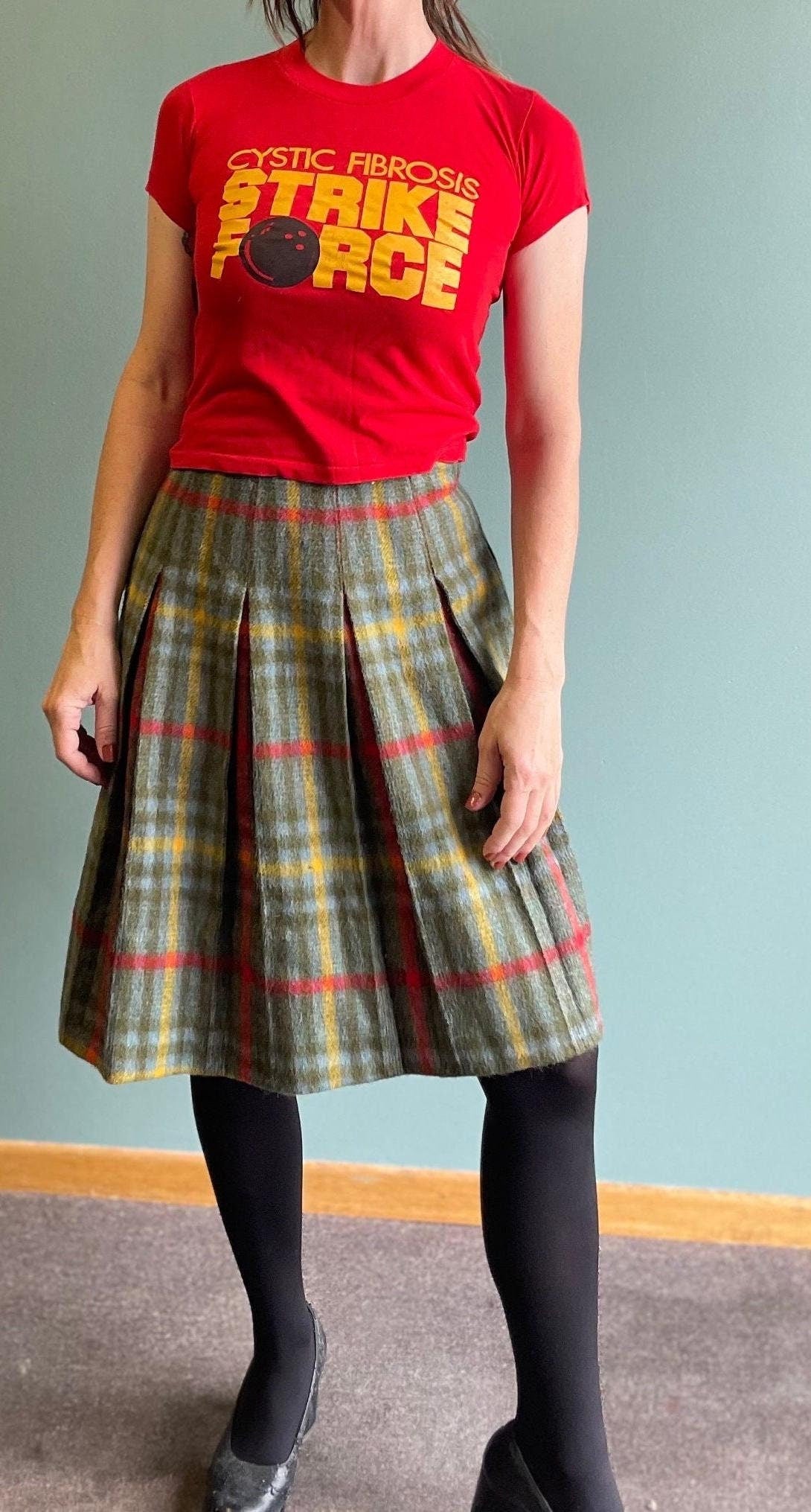 vtg 80s CYSTIC FIBROSIS SHIRT  // vintage 90s  baby tee womens shirt crop top graphic tee red retro fight cystic fibrosis find a cure top