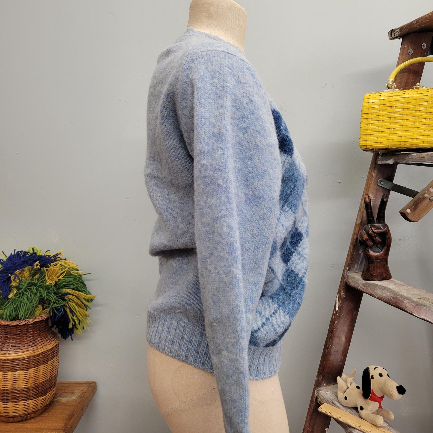 vtg 70s BLUE ARGYLE SWEATER // vintage shetland wool 40 pastel blue diamond checkered fuzzy preppy rockabilly autumn casual weezer grunge