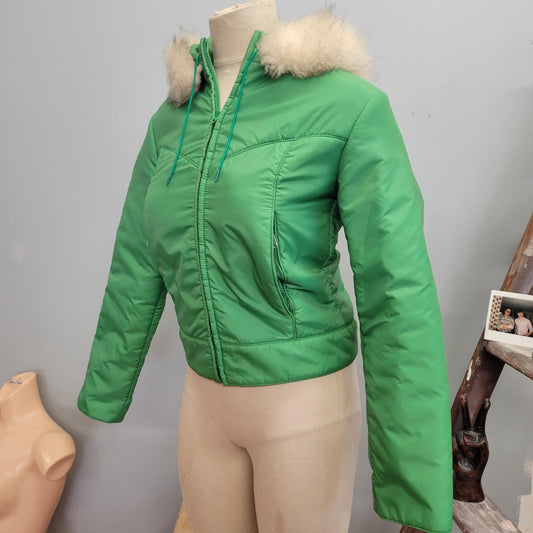 vtg 70s GREEN PUFFER JACKET // vintage 1977 nylon parka lamb fur trimmed hoodie cropped winter ski bunny Kelso that 70s show Jackie burkhart