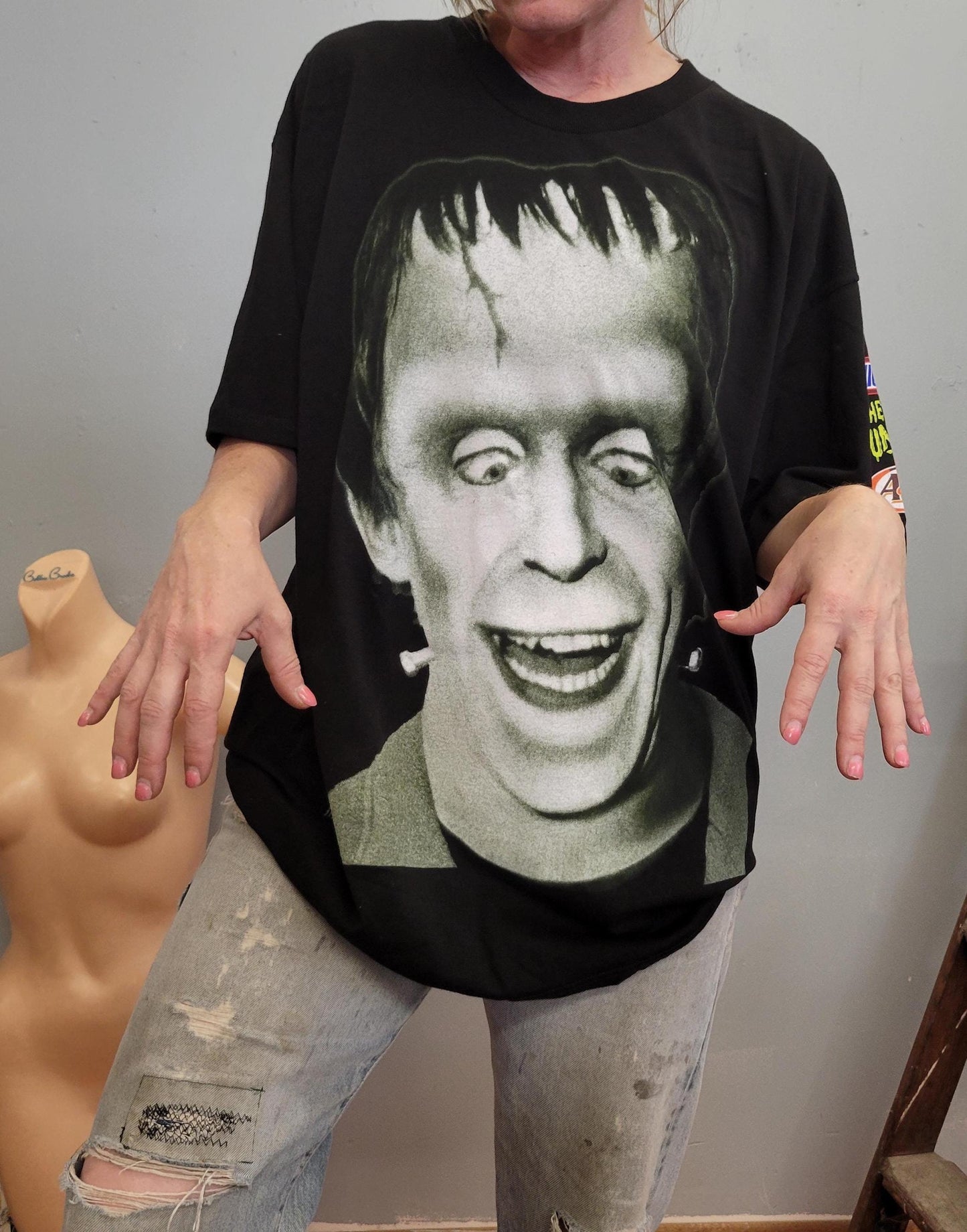 vtg 90s HERMAN MUNSTER SHIRT // vintage 1998 frankenstein monster big face print halloween vibes gildan xl scary snack tee snickers a&w rap