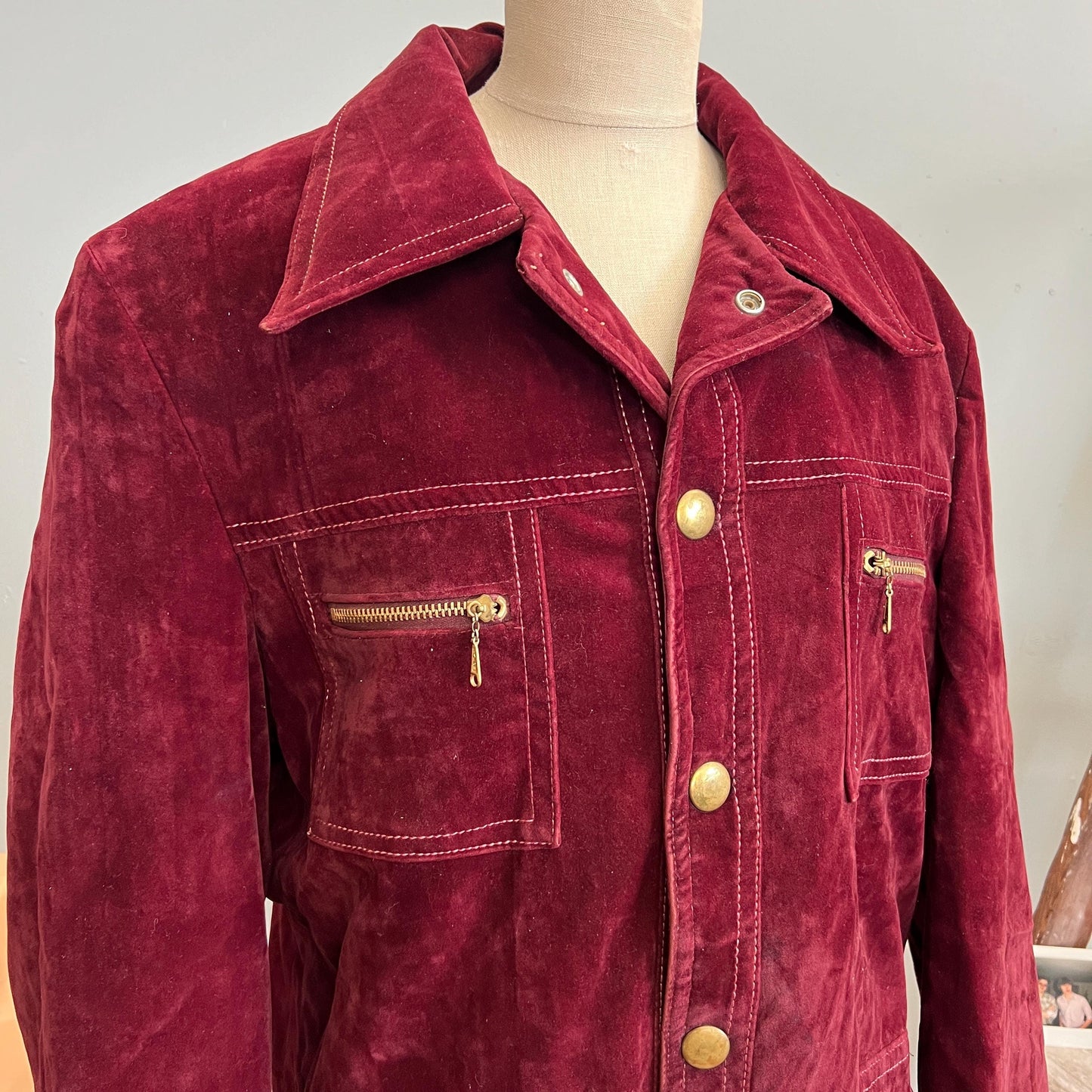 vtg 70s BURGUNDY FELT COAT // vintage towncraft jc penney maroon felt mod hippie pointy collar 4 zippers mens large velvet look autumn style