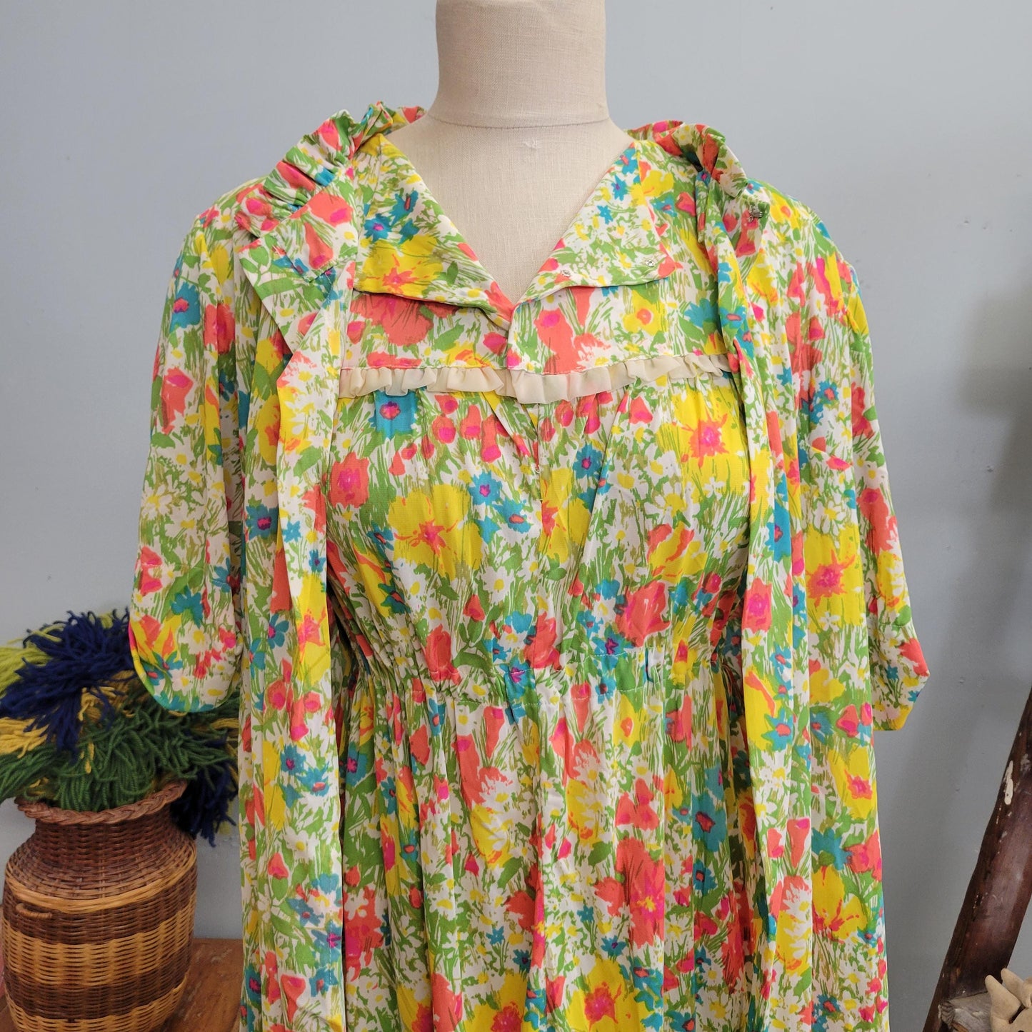 vtg 60s TWO PIECE DRESS // vintage silky outfit flower power flowy nylon jersey neon bright pastel slip dress and housecoat set nightgown