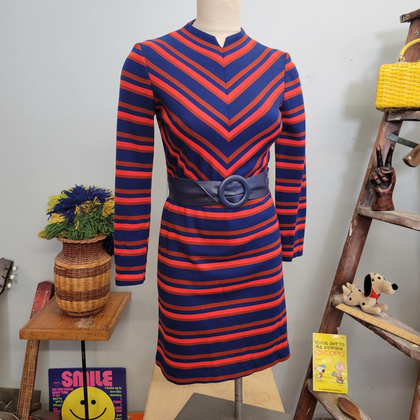 vtg 70s CHEVRON BELTED DRESS // vintage medium womens retro mod autumn cottage winter stylish metro sassy flirty funky movie star unique fit