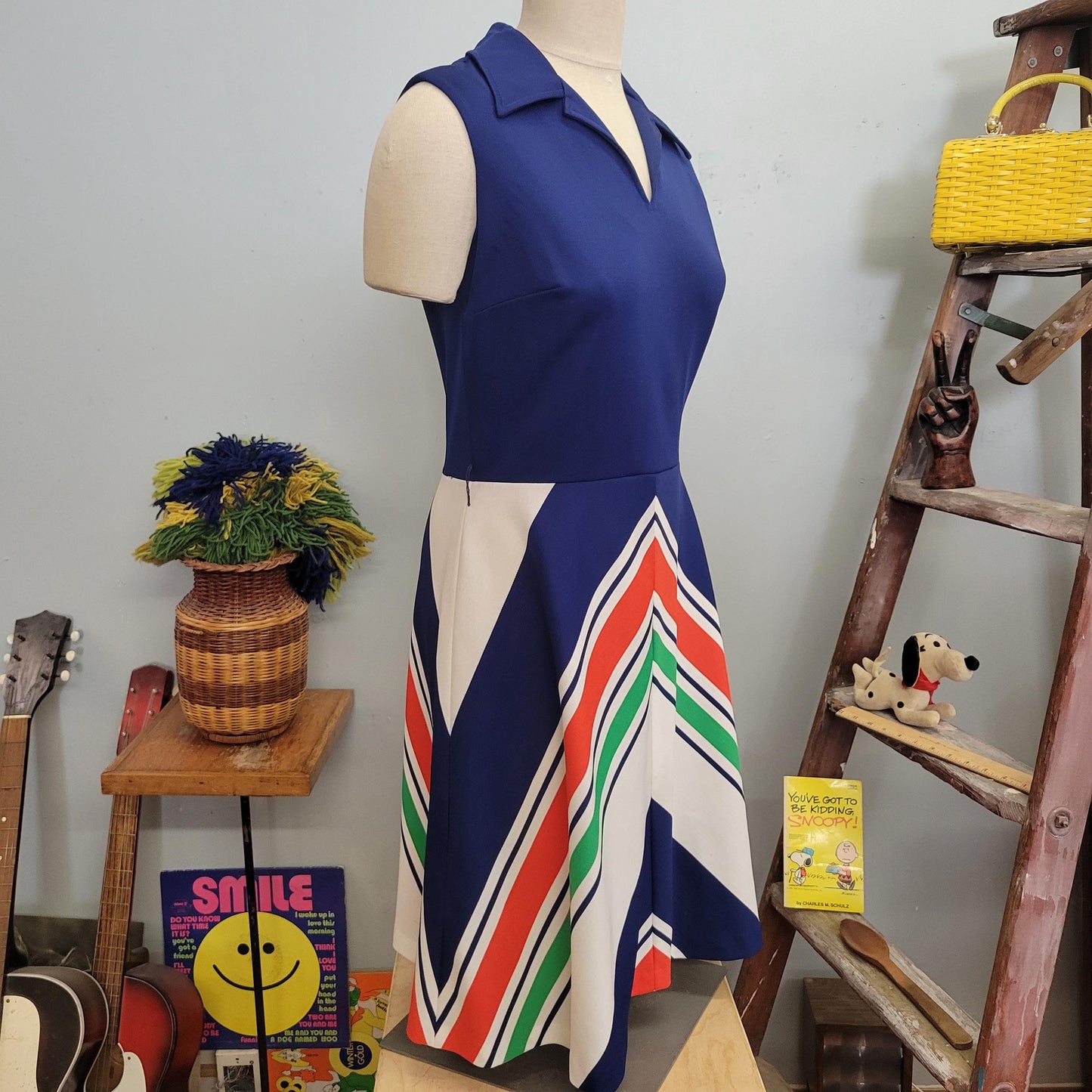 vtg 70s CHEVRON AUTUMN DRESS // vintage veron knit medium womens v neck collared mod striped midi retro fall layering geometric pattern wild