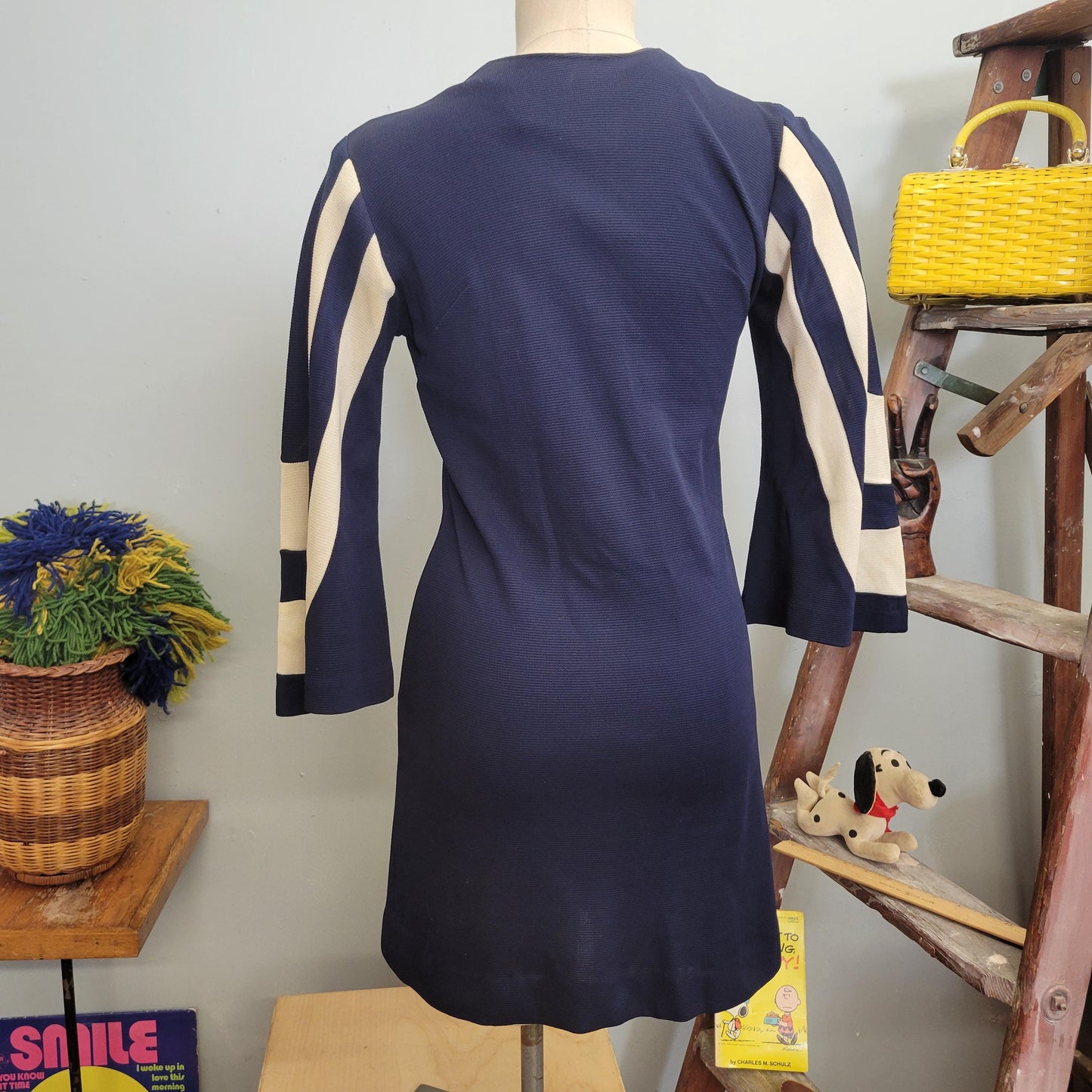 vtg 70s BELL SLEEVE DRESS / vintage retro womens small op art striped sleeve geometric psychedelic two tone navy blue autumn fashion dressy