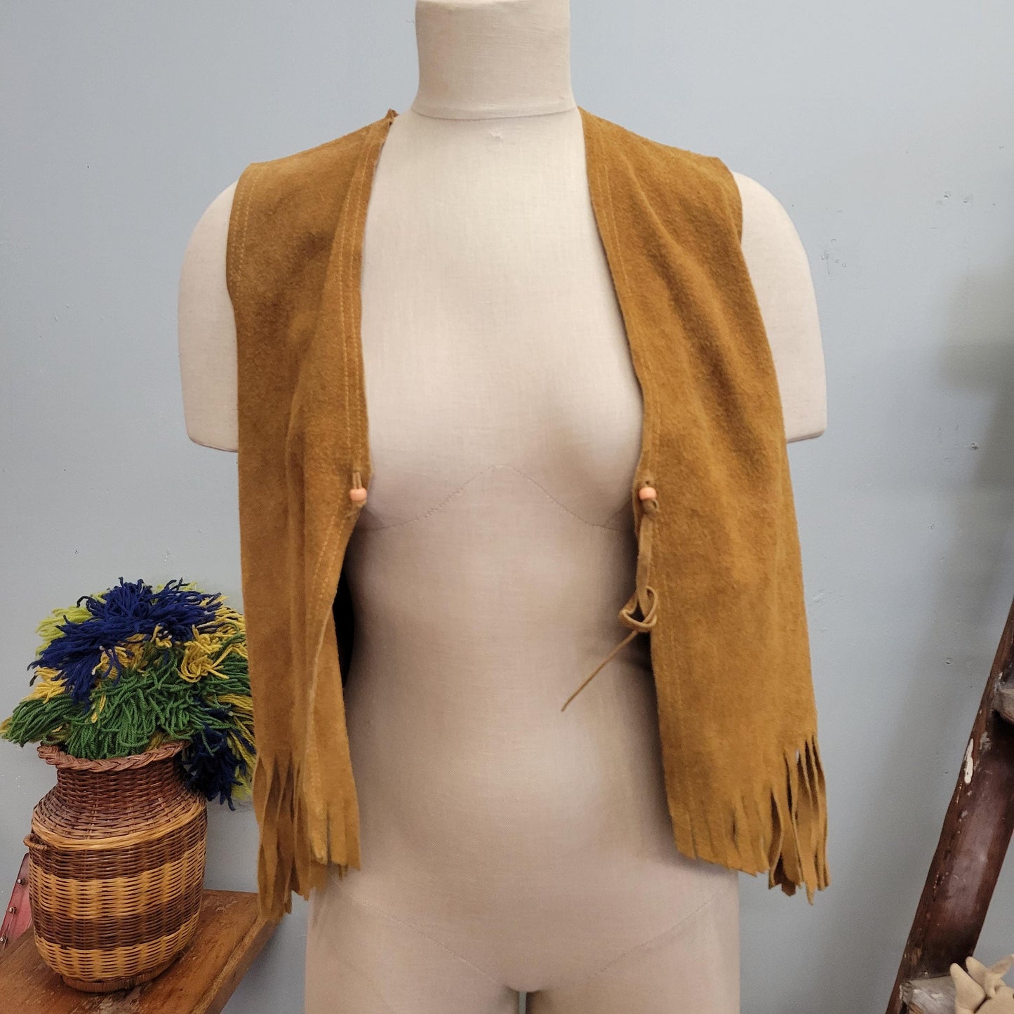 vtg 70s SUEDE FRINGE VEST / vintage medium womens leather tassel beaded tie top retro hippie bohemian woodstock rocker jimi hendrix boho top