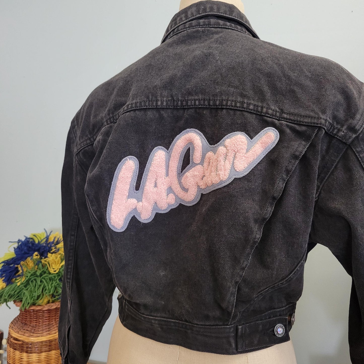 vtg 90s LA GEAR JEAN Jacket // vintage cropped black denim and pink stitch applique valley girl 90210 cute gray los angeles california girl