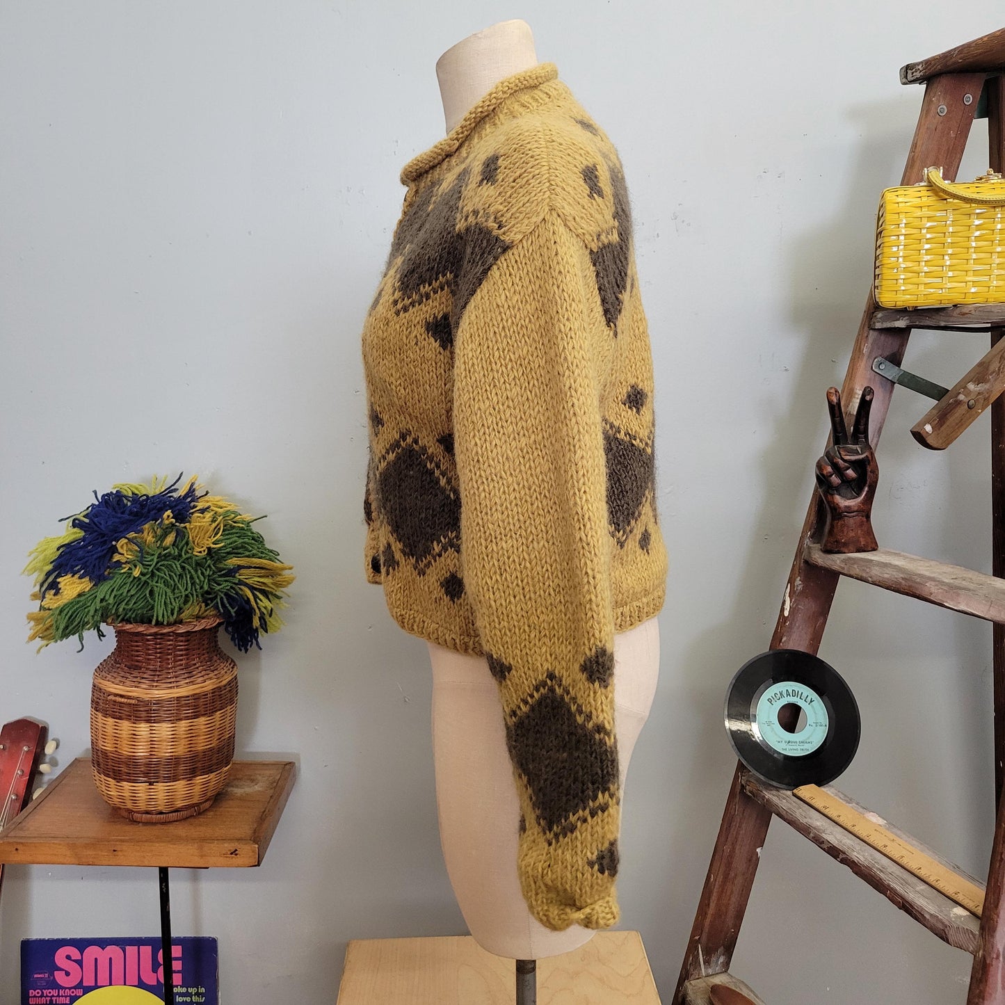 vtg 70s PATTERNED WOOL CARDIGAN // vintage sweater kat man doo medium geometric preppy mcm style comfy lined wool sweater cropped grunge top