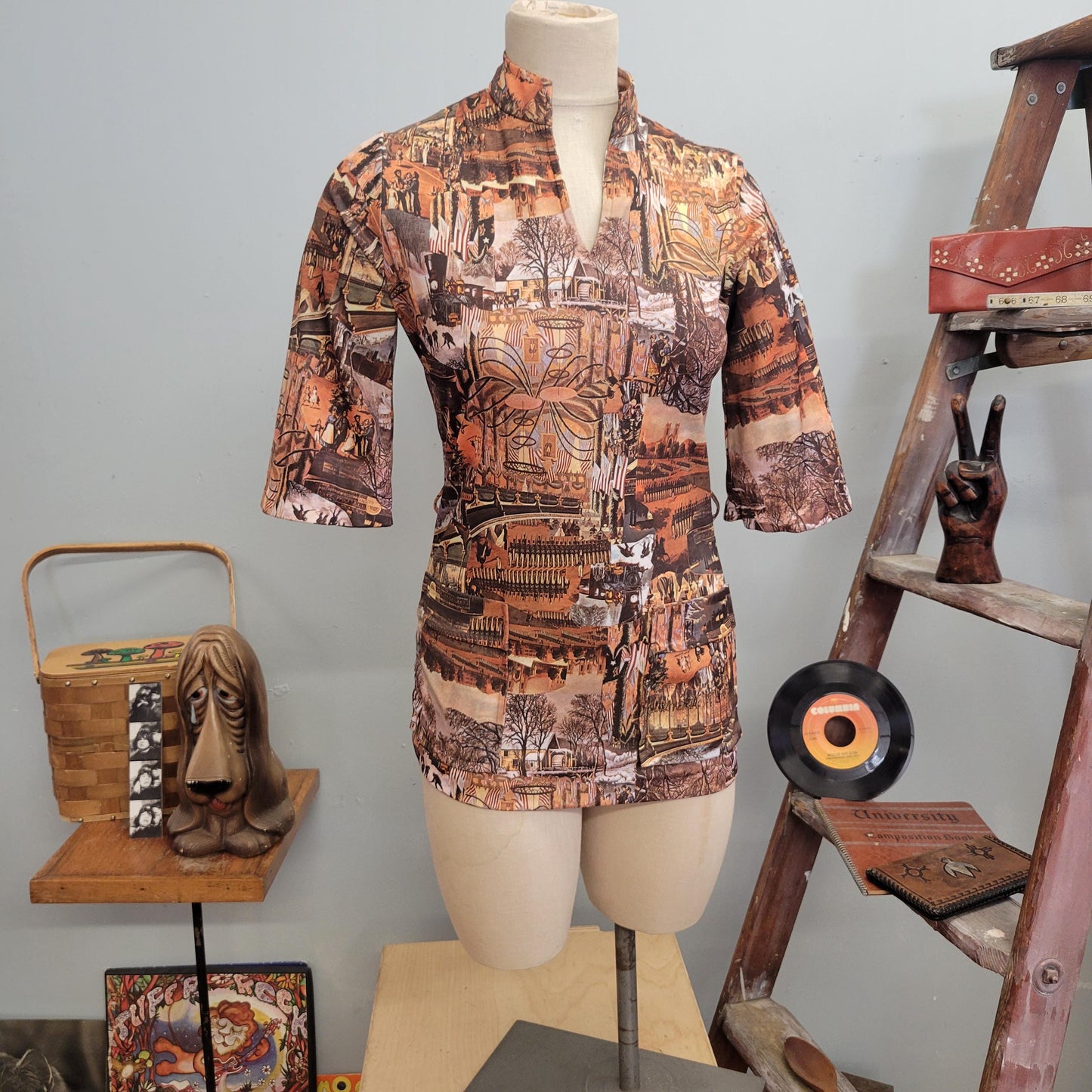 vtg 70s ALL OVER PRINT Top // vintage i.o.u. braxton blouse high collar v neck 3/4 sleeve retro autumn fall fashion hippie mod psychedelic