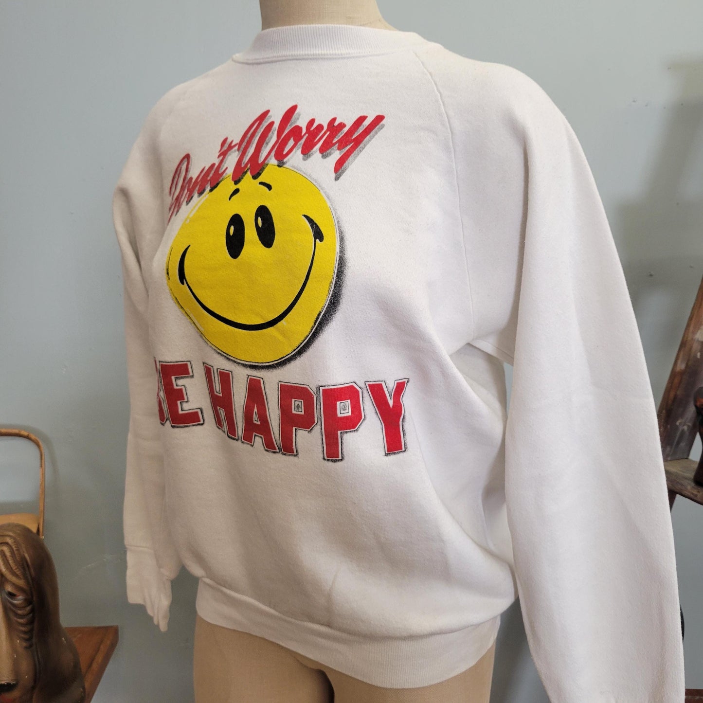 vtg 80s DONT WORRY be HAPPY sweatshirt // vintage crewneck fruit of the loom large yellow smiley face cute funny saying stay positive shirt