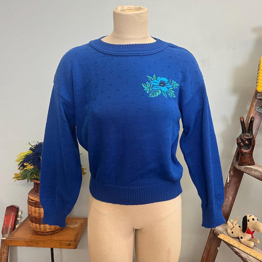 vtg 70s FLORAL EMBROIDERY SWEATER // vintage diversity petite medium blueberry vibes eyelet knit fitted cropped sweater ribbed detail autumn