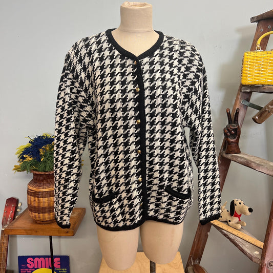vtg 80s HOUNDSTOOTH SWEATER CARDIGAN // vintage crystal kobe large checkered button up black & white mod preppy grunge style autumn vibes