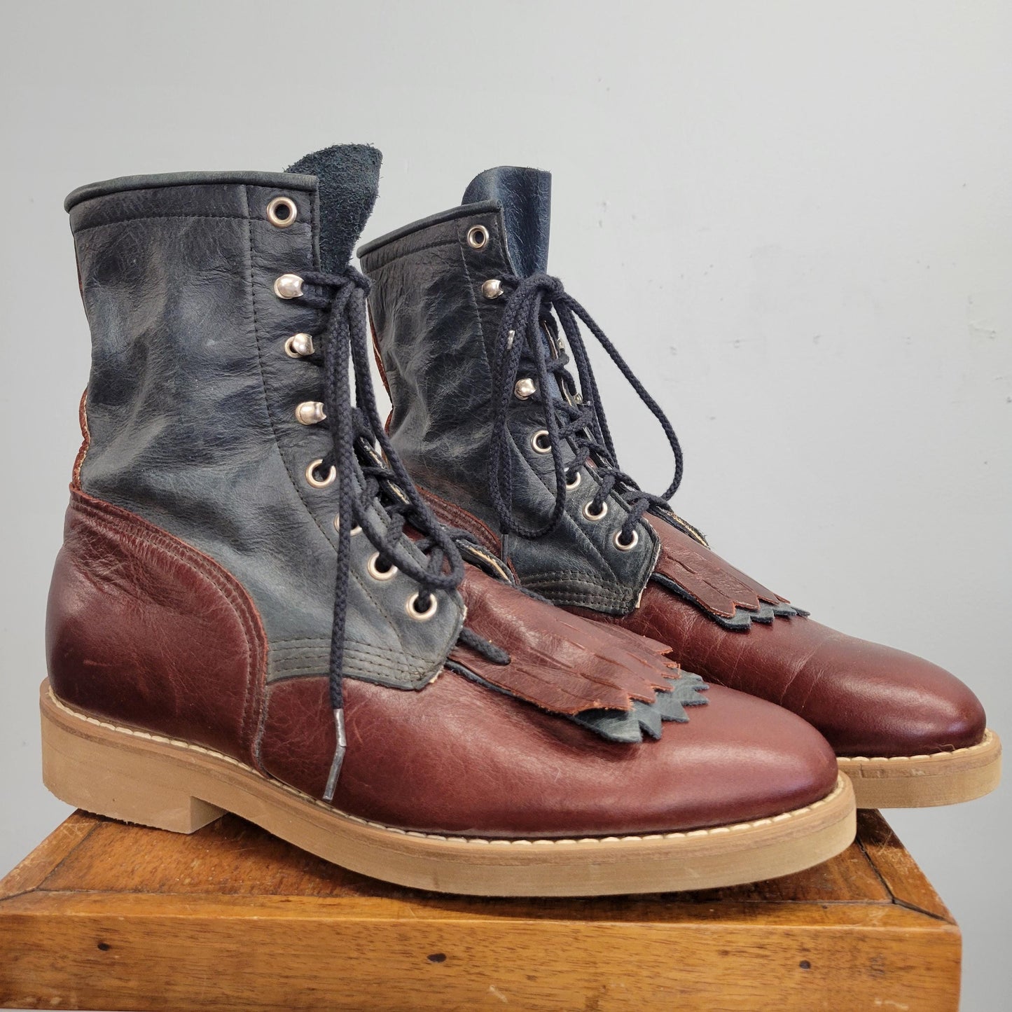 vtg 70s TWO TONE ROPER Boots // vintage size 10 womens western fringe lace up ankle boots black and brown leather autumn fashion ankle boots