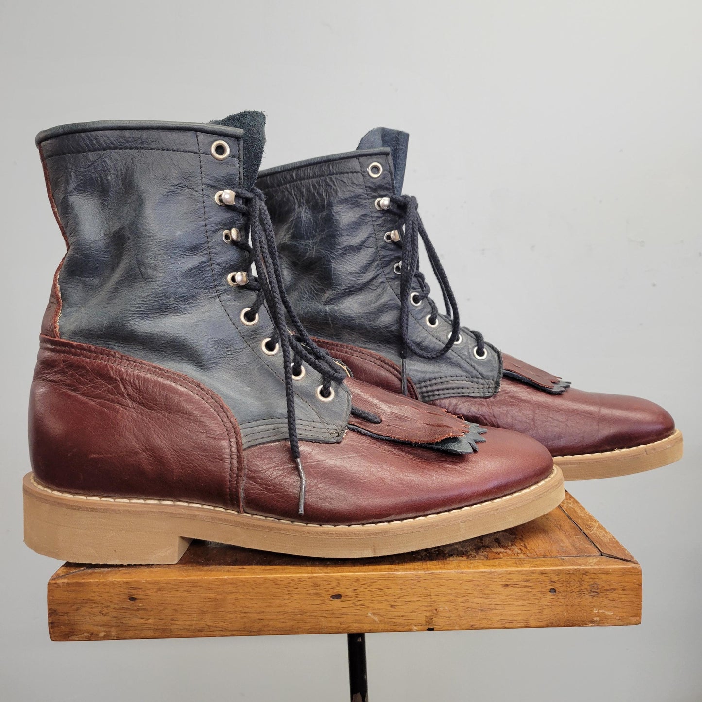 vtg 70s TWO TONE ROPER Boots // vintage size 10 womens western fringe lace up ankle boots black and brown leather autumn fashion ankle boots