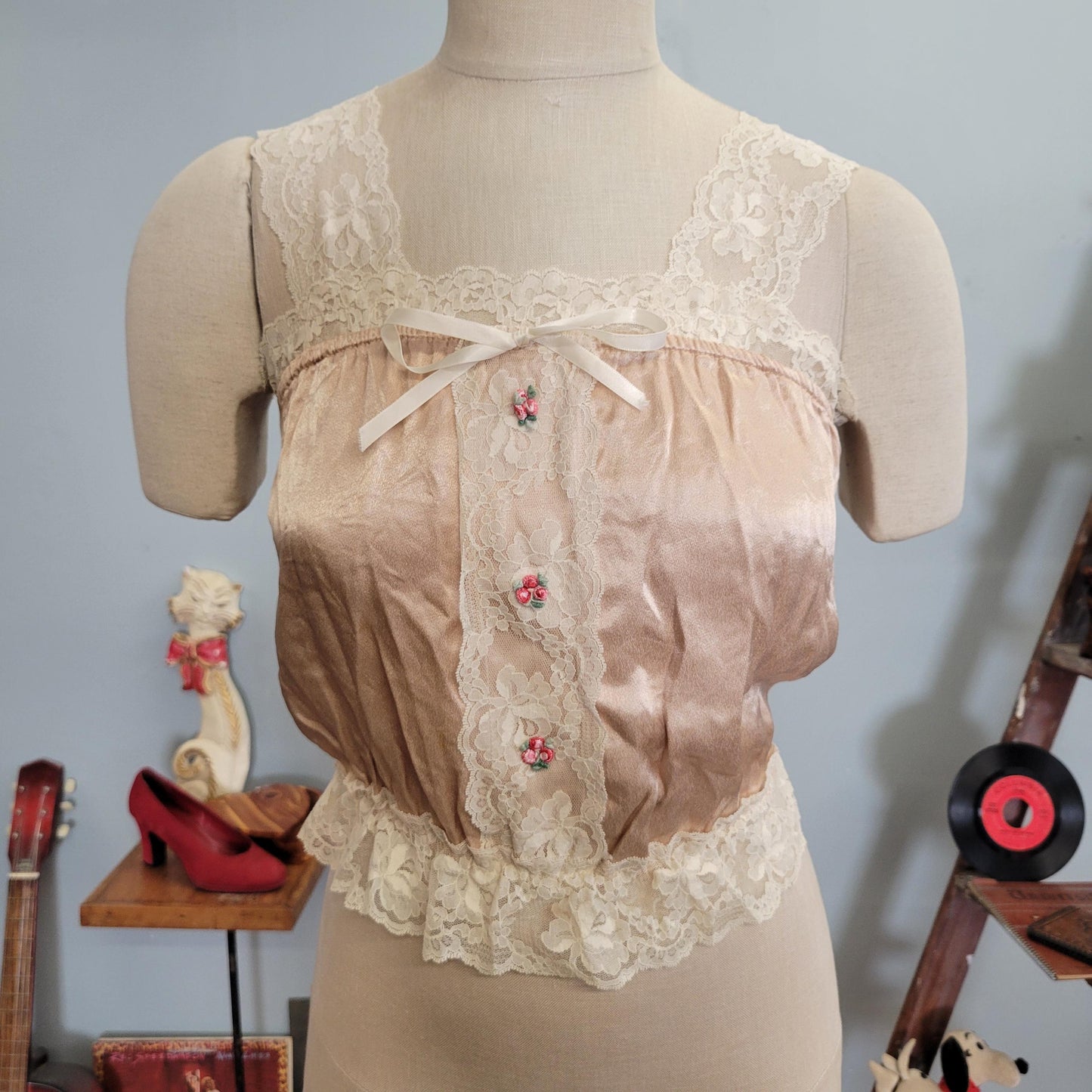 vtg 70s EMBROIDERED NYLON CAMISOLE // vintage medium womens lingerie top rock candy pink tawny floral applique sexy crop top nightie y2k