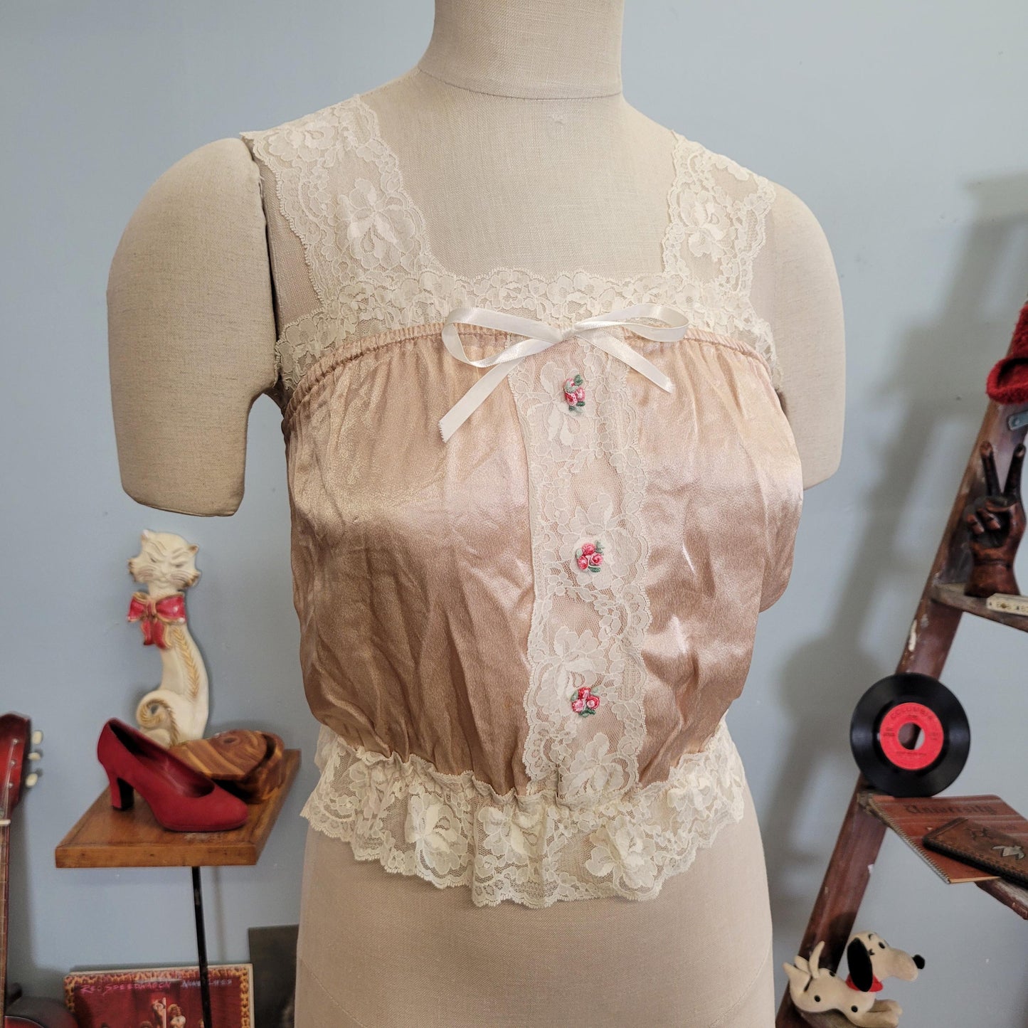 vtg 70s EMBROIDERED NYLON CAMISOLE // vintage medium womens lingerie top rock candy pink tawny floral applique sexy crop top nightie y2k