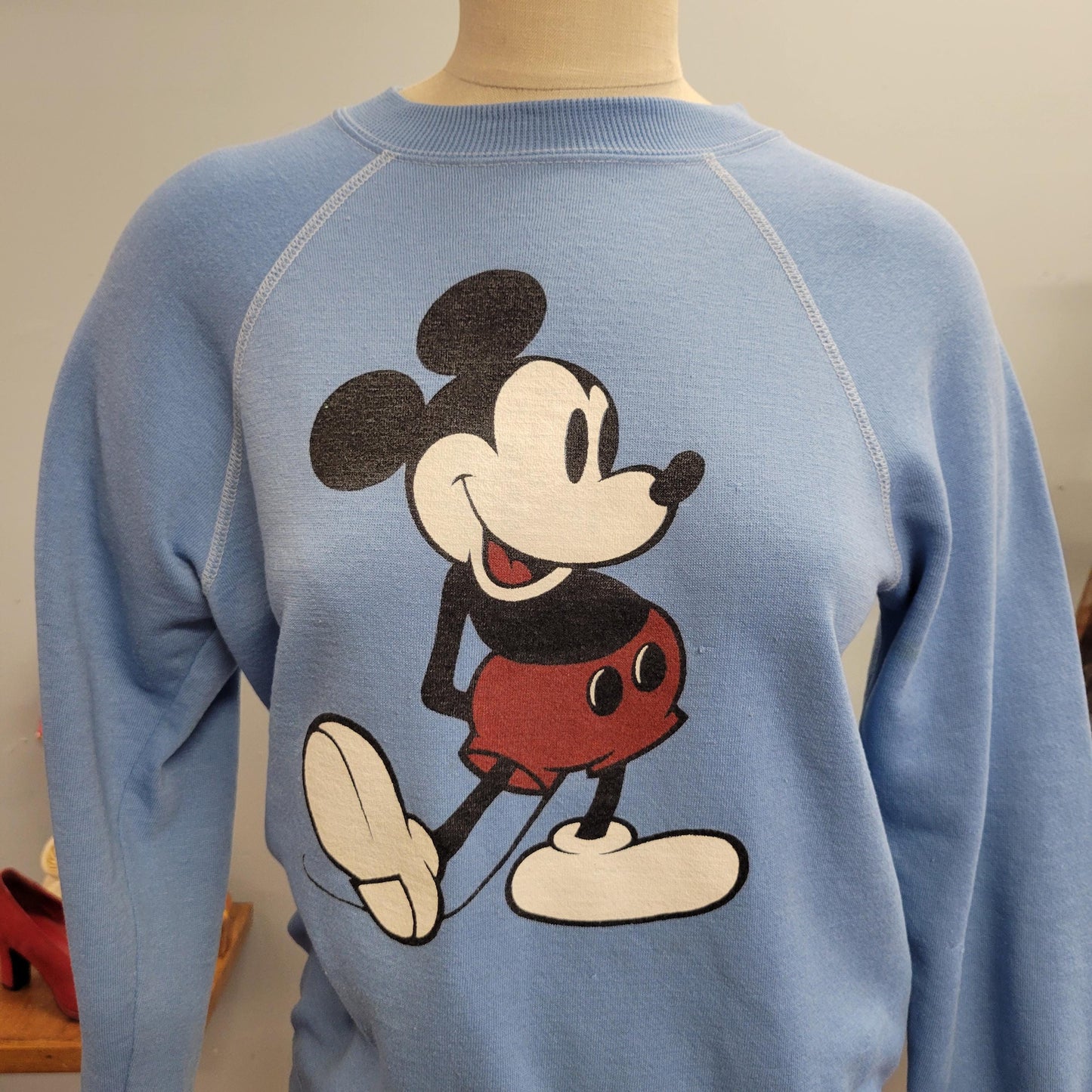 vtg 80s MICKEY MOUSE SWEATSHIRT // vintage disney world crewneck adult medium baby blue casual soft comfy autumn fashion retro cartoon pop
