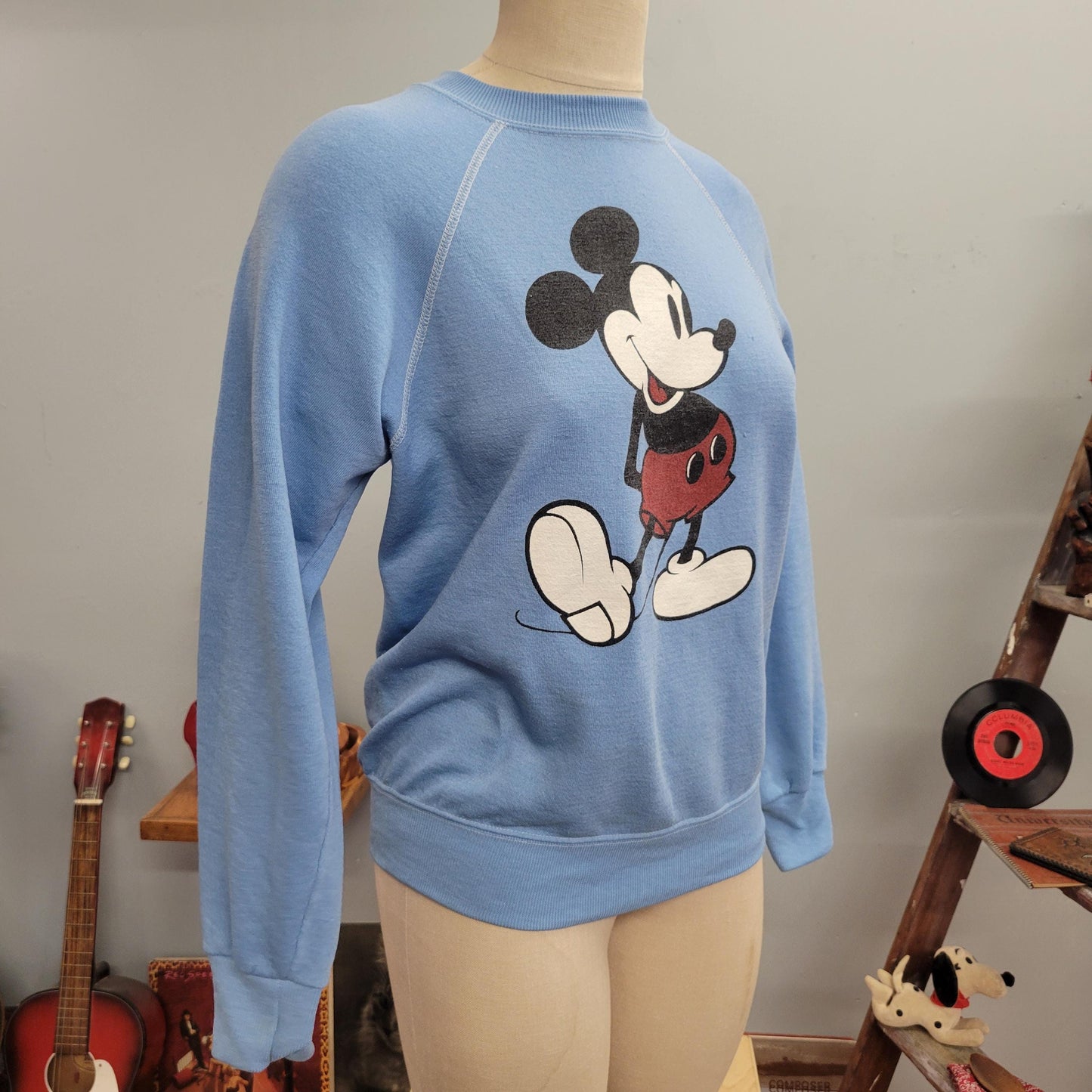 vtg 80s MICKEY MOUSE SWEATSHIRT // vintage disney world crewneck adult medium baby blue casual soft comfy autumn fashion retro cartoon pop