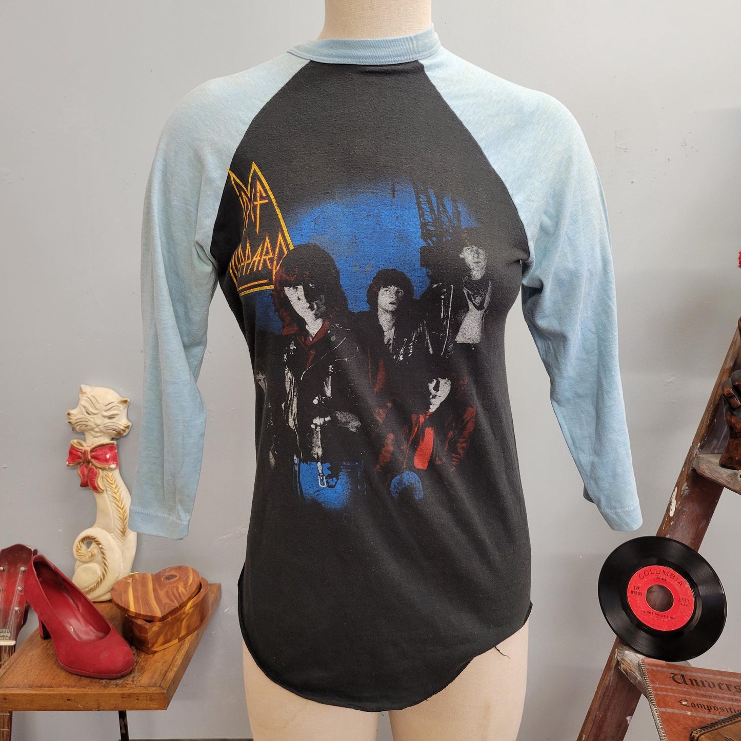 vtg 80s DEF LEPPARD RAGLAN // vintage band tee tee jays medium rock brigade tour shirt two toned big face print faded soft hair metal glam