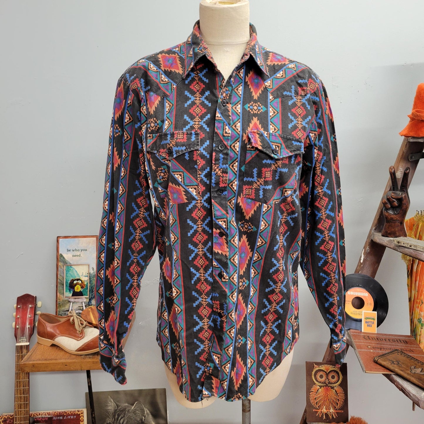vtg 70s WESTERN BUTTON DOWN  // vintage authentic western youngbloods shirt medium cowboy texas style aztec southwestern all over print