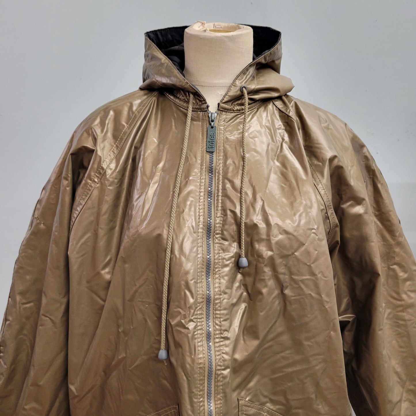 vtg 80s GOLD PVC JACKET // vintage totes coat medium oversized hooded baggy wet look raincoat autumn waterproof slicker crinkly vinyl coat