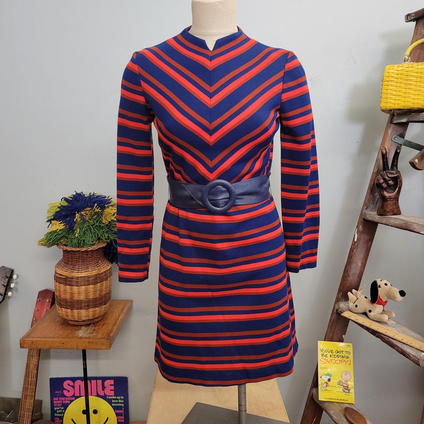 vtg 70s CHEVRON BELTED DRESS // vintage medium womens retro mod autumn cottage winter stylish metro sassy flirty funky movie star unique fit