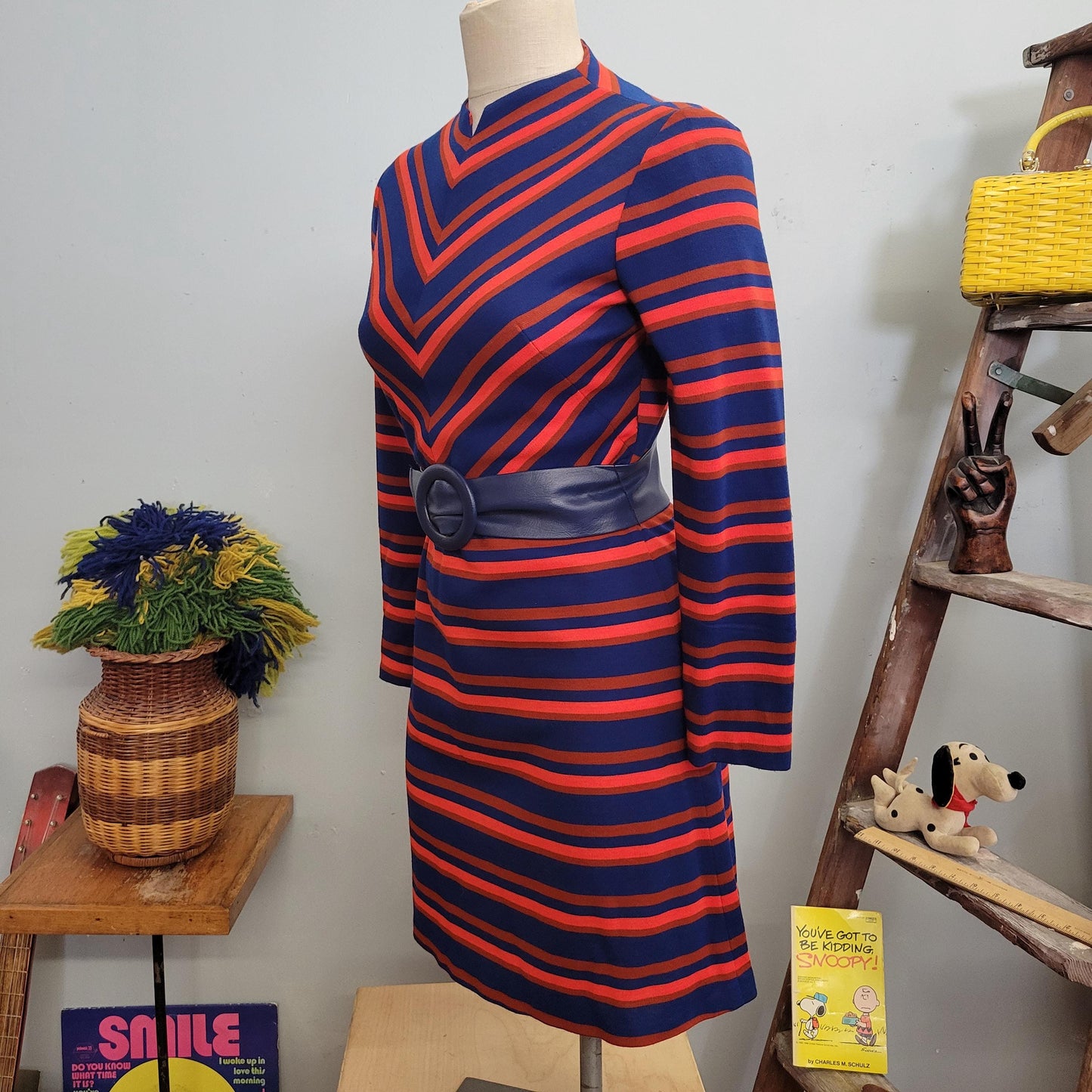 vtg 70s CHEVRON BELTED DRESS // vintage medium womens retro mod autumn cottage winter stylish metro sassy flirty funky movie star unique fit