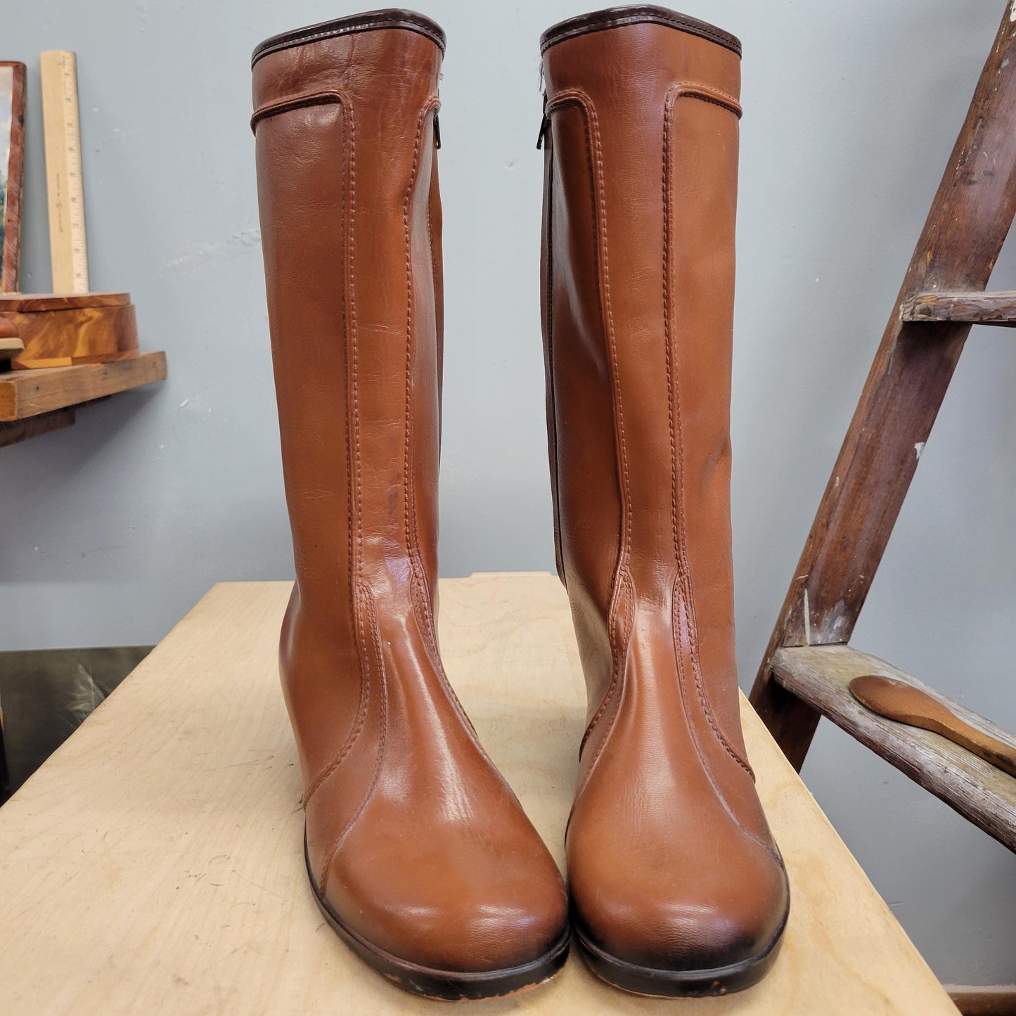 vtg 70s BROWN LEATHER BOOTS // vintage sears tan leather size 10 womens usa calf high chic autumn riding boots waterprrof fancy snow boots