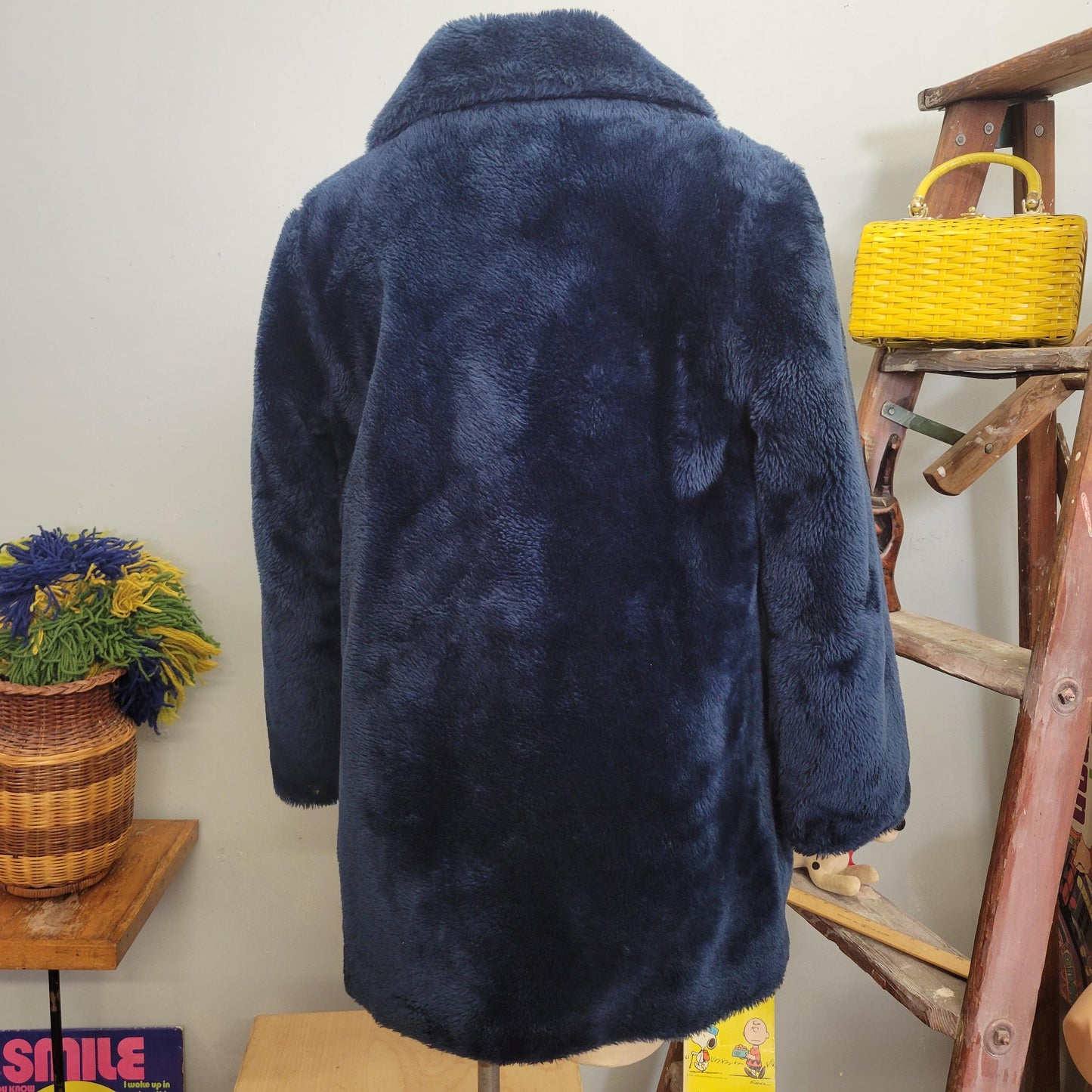 vtg 70s BLUE PLUSH JACKET // vintage white stag large womens deep pile faux fur shaggy big collar retro mod pea coat party girl movie star