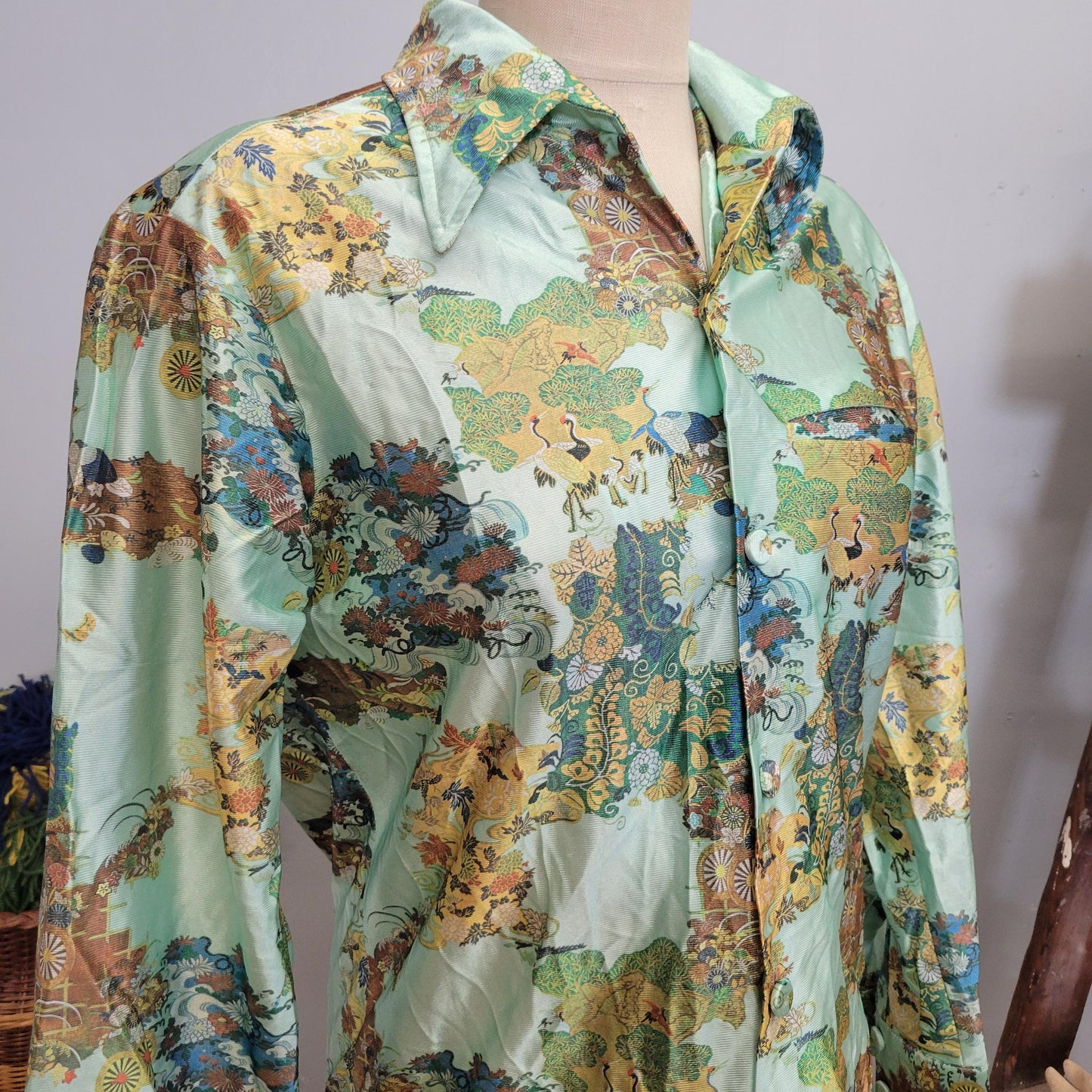 vtg 70s SILKY PATTERN TOP // vintage waltch clarkes psychedelic Asian bird peacock print disco retro polyester patterned blouse autumn top