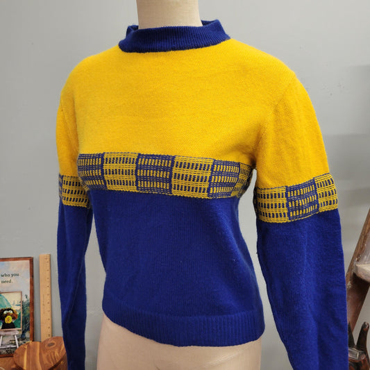 vtg 80s BUILDINGS PATTERN SWEATER // vintage genuine kandel 38 acrylic two tone abstract city skyline embroidered varsity cheerleader style