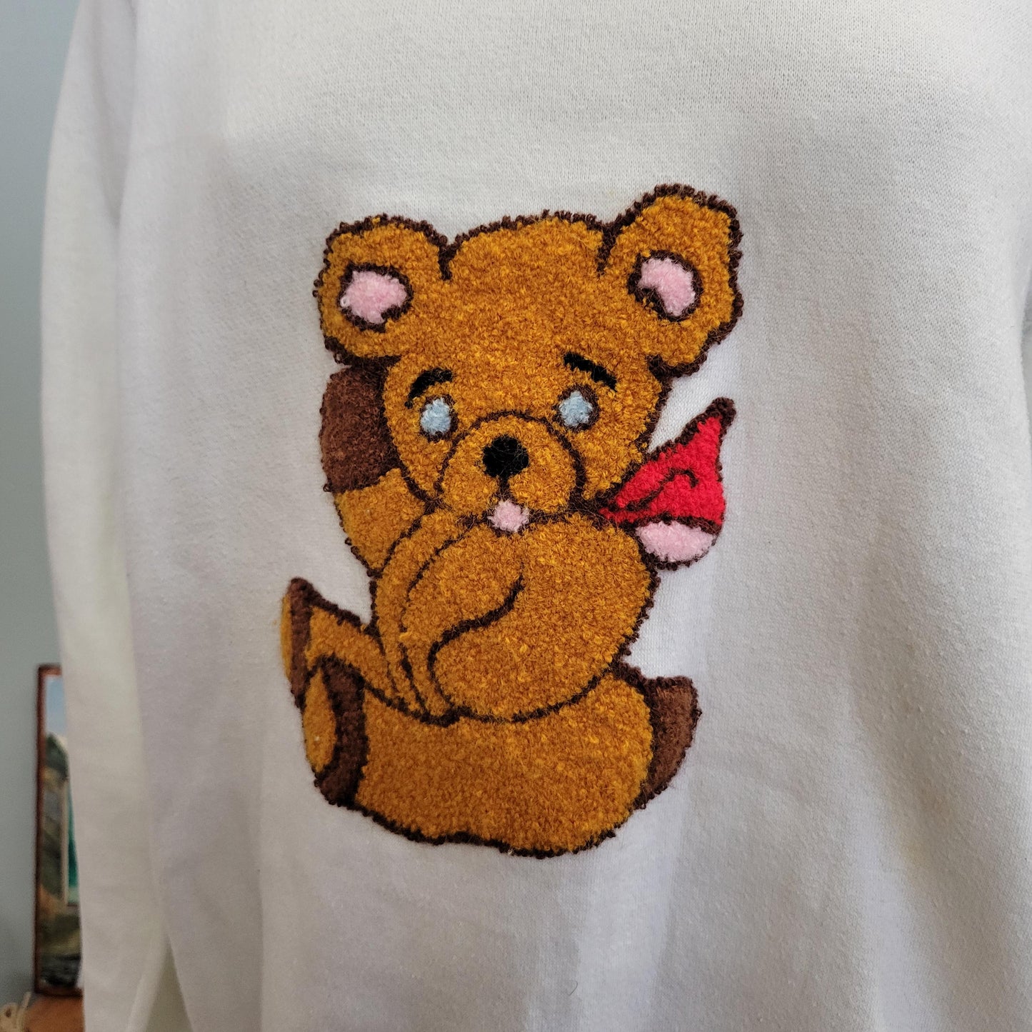 vtg 80s EMBROIDERED BEAR SWEATSHIRT // vintage bassett walker xl womens cute white teddy bear applique granny teacher style casual shirt